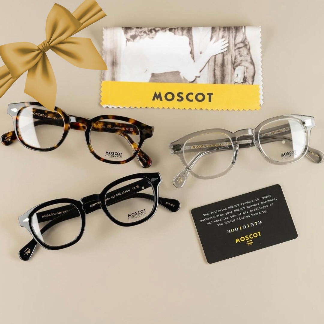 🎄✨ Il Natale si avvicina e cosa c’è di meglio di un occhiale Moscot per stupire i tuoi cari?
Con il loro charme intramontabile, saranno il regalo ideale per chi ama distinguersi con stile.
Fai brillare gli occhi di qualcuno speciale con un dono che parla di eleganza e personalità! 🎁❤️
#natale #moscot #ideeregalo