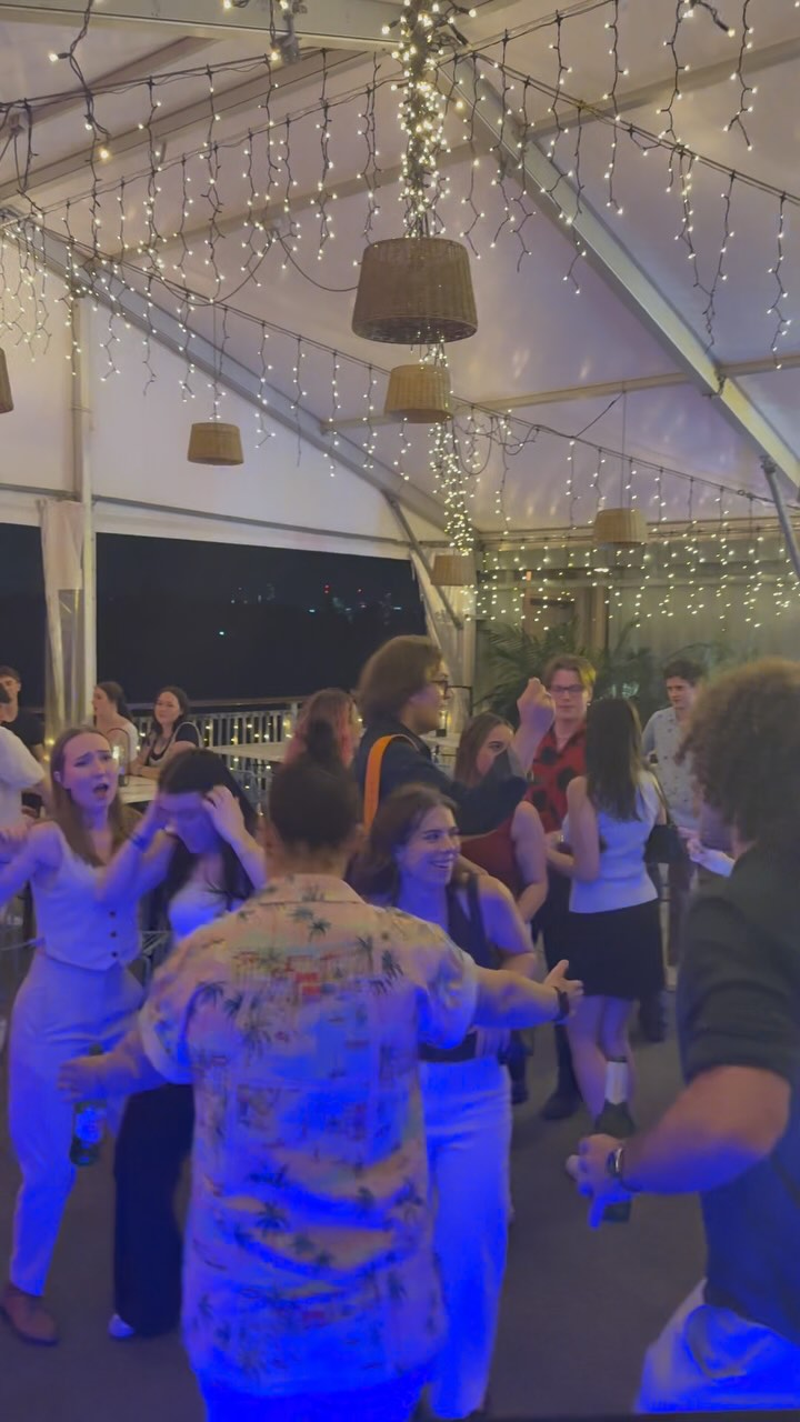 We celebrated an amazing staff party 🎉 with music on the deck 🎶🎧. Such great energies ✨ and an unforgettable time 🙌! Can’t wait to be back at @eatstreet 🍴🔥. #StaffPartyVibes #djlife