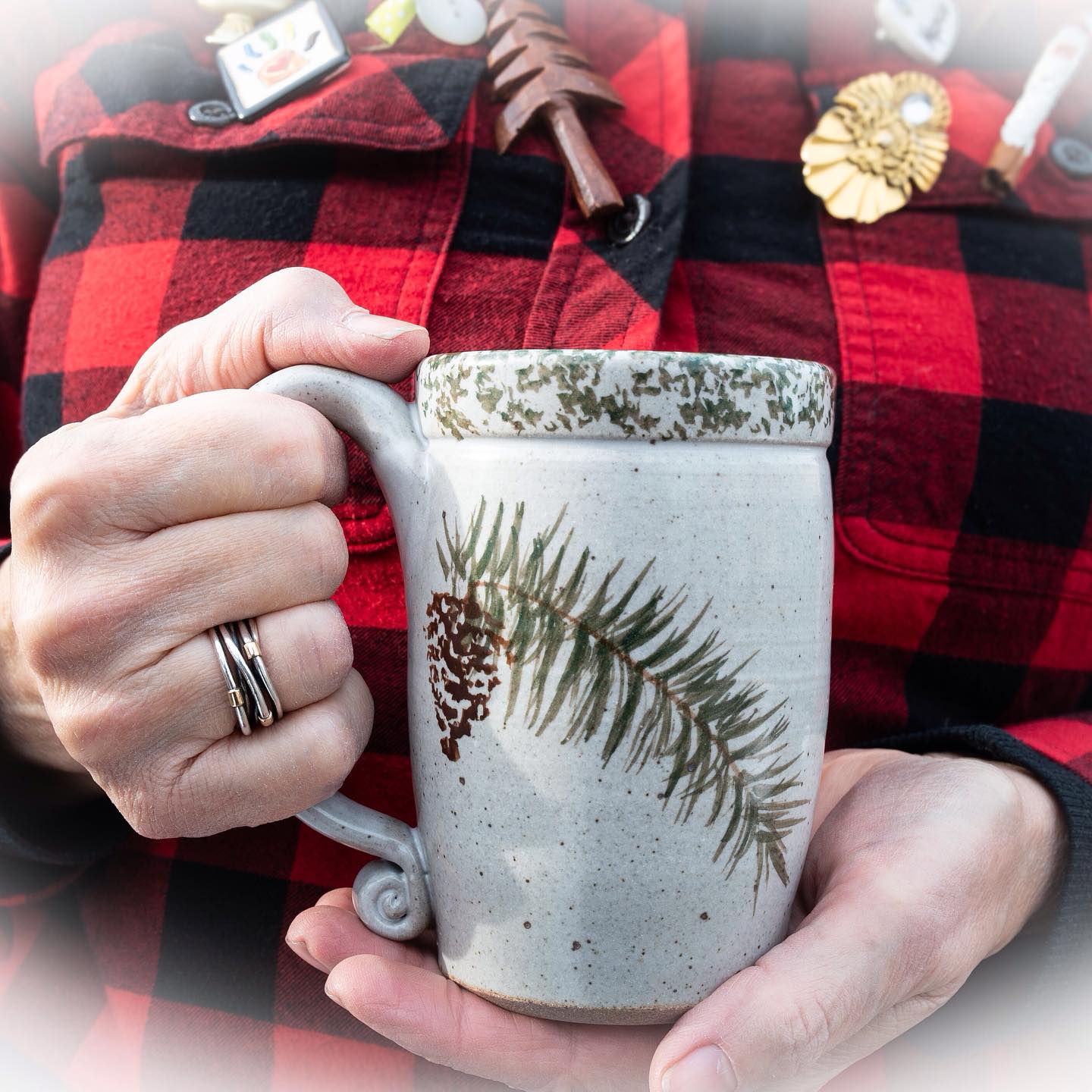 We had such a sweet day yesterday popping up with our new friends, @cleanpirrrate at @clarionriverbrew. It warms my heart to see all of you come out to support my small business and all the others in @thelocalclarioncounty Ugly Sweater Pop-Ups. So many people got in the spirit of the day… who knew “Ugly” could be so much fun!?
📸@cleanpirrrate 😊
#servebeautifully #heirloomquality #mindfullymade #madebyhand #artisan #rusticmodern #farmhouseinspired #stoneware #homewares #dinnerware #chooselovely #pottery #potterygifts #pinedesign #pinebranchpottery #PAWildsmade #visitclarioncounty