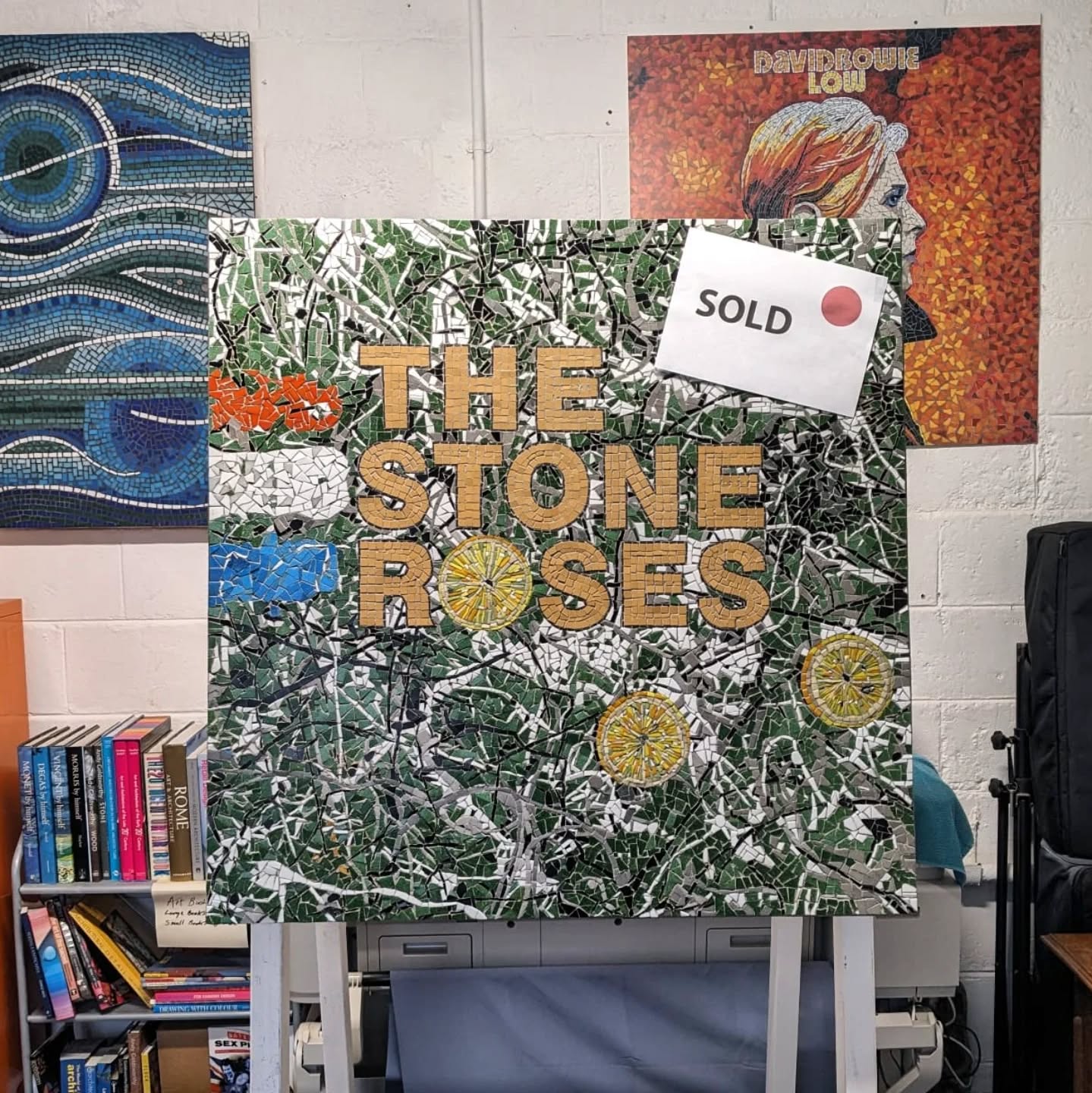 Sold ๐ด
The stone roses has now sold ๐ถ
We still have others available that would make very unique and very special Christmas gifts!
#uniquechristmasgifts #vinylcollector #vinyllover #musiclover #christmas2024 #vinylalbum #vinyl #vinylrecords #vinylcommunity #nowsold #themosaicstudio #paulsiggins #stoneroses #stoneroses๐ #heritagecraft #tributeart #vinylalbums