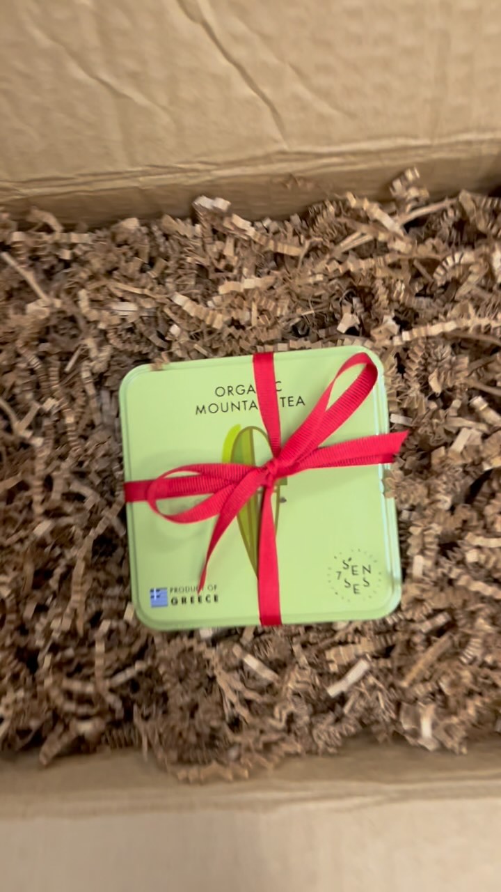 It’s Holiday Gift Time! 🎁 Order your Greek Organic Herbal teas Gift Boxes by December 13th to receive them before Christmas Day 🎄
Complimentary gift wrapping available
#holidayseason #holidaygifts #tealovers #herbaltea #organic #greeksinnewyork
