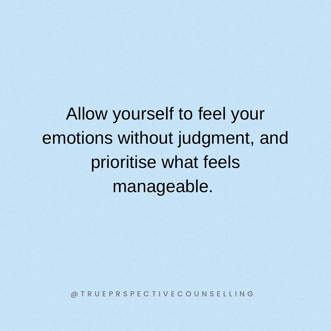Managing Christmas while depressed can be challenging, but self compassion and realistic expectations can help. Allow yourself to feel your emotions without judgment, and prioritise what feels manageable. Simplify plans, set boundaries, and focus on small comforts, like a favorite movie or quiet time. Stay connected with others, even through brief interactions, and limit comparisons, especially on social media. Stick to basic self care: rest, nourishment, and gentle movement and consider grounding techniques to stay present. If things feel overwhelming, don’t hesitate to seek support from loved ones or a professional. Remember, the holiday doesn’t have to be perfect, it’s okay to make it your own.
#christmasboundaries #selfcareatchristmas #depressionatchristmas