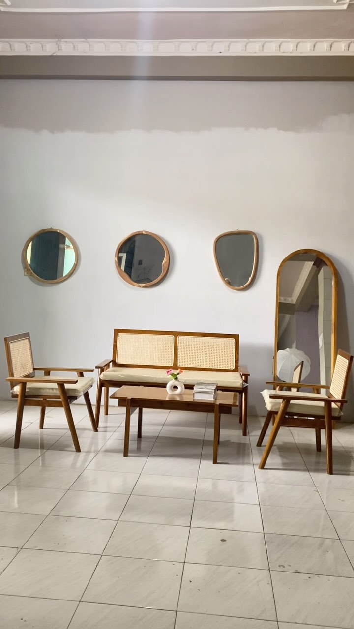 Transform your home into a cozy retreat with our stunning rattan combination guest chair set 🌿✨ Perfect for adding a touch of elegance and comfort to any space.
#WoodenFurniture #PremiumFurniture #ExportQuality #CustomFurniture #FurnitureJepara #FurnitureBali #Furniture #Mebel #MebelJepara #mebeljati #HomeDecor #furniturestore #Jepara
