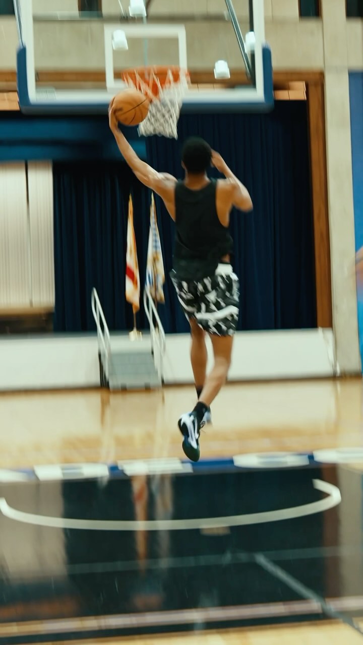 Just work!
🎥 @jhmp_
#Miami #Basketball #MiamiHoopSchool #BasketballTraining @treymurphy