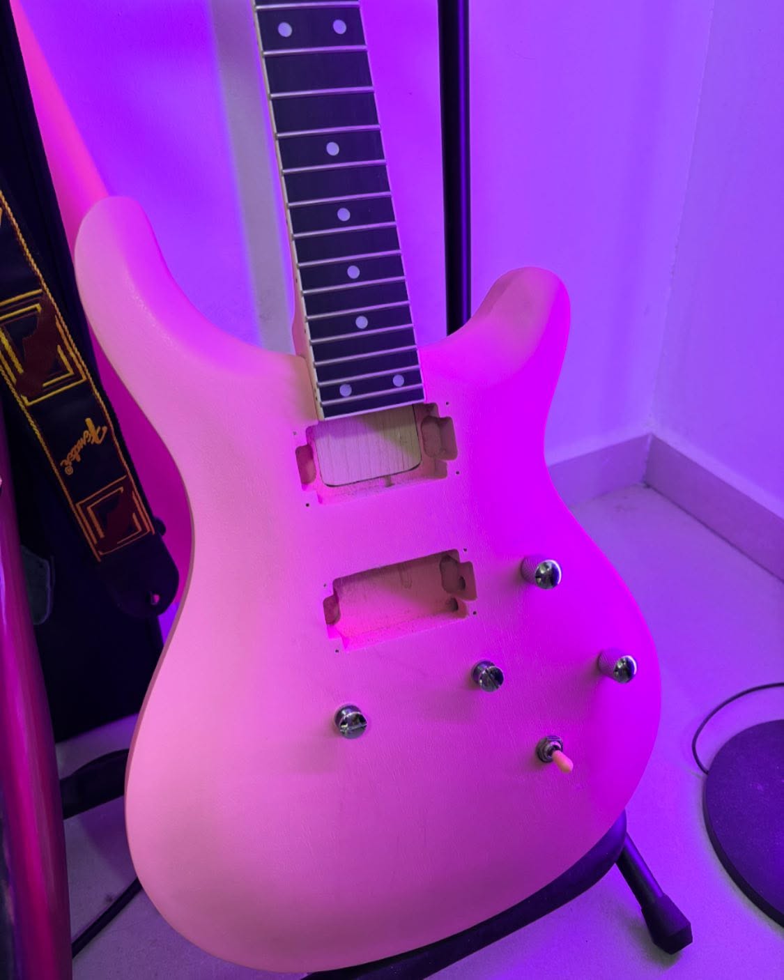 Waiting for pickups 😊🎸 #customguitar #electricguitar