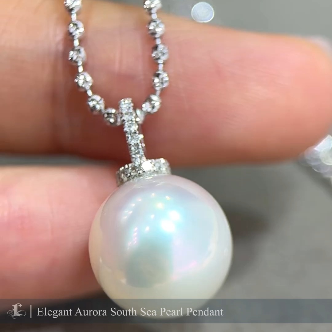 This elegant pendant features a luminous South Sea pearl with a flawless, mirror-like luster, making it a timeless addition to any jewelry collection. The pearl is set in a refined 18K white gold mount accented with sparkling diamonds for added sophistication. Pair it with the optional 50cm 18K white gold chain to complete the look, perfect for both everyday wear and special occasions. A true classic that exudes understated luxury.
#southseapearljewellery #southseapearlpendants
