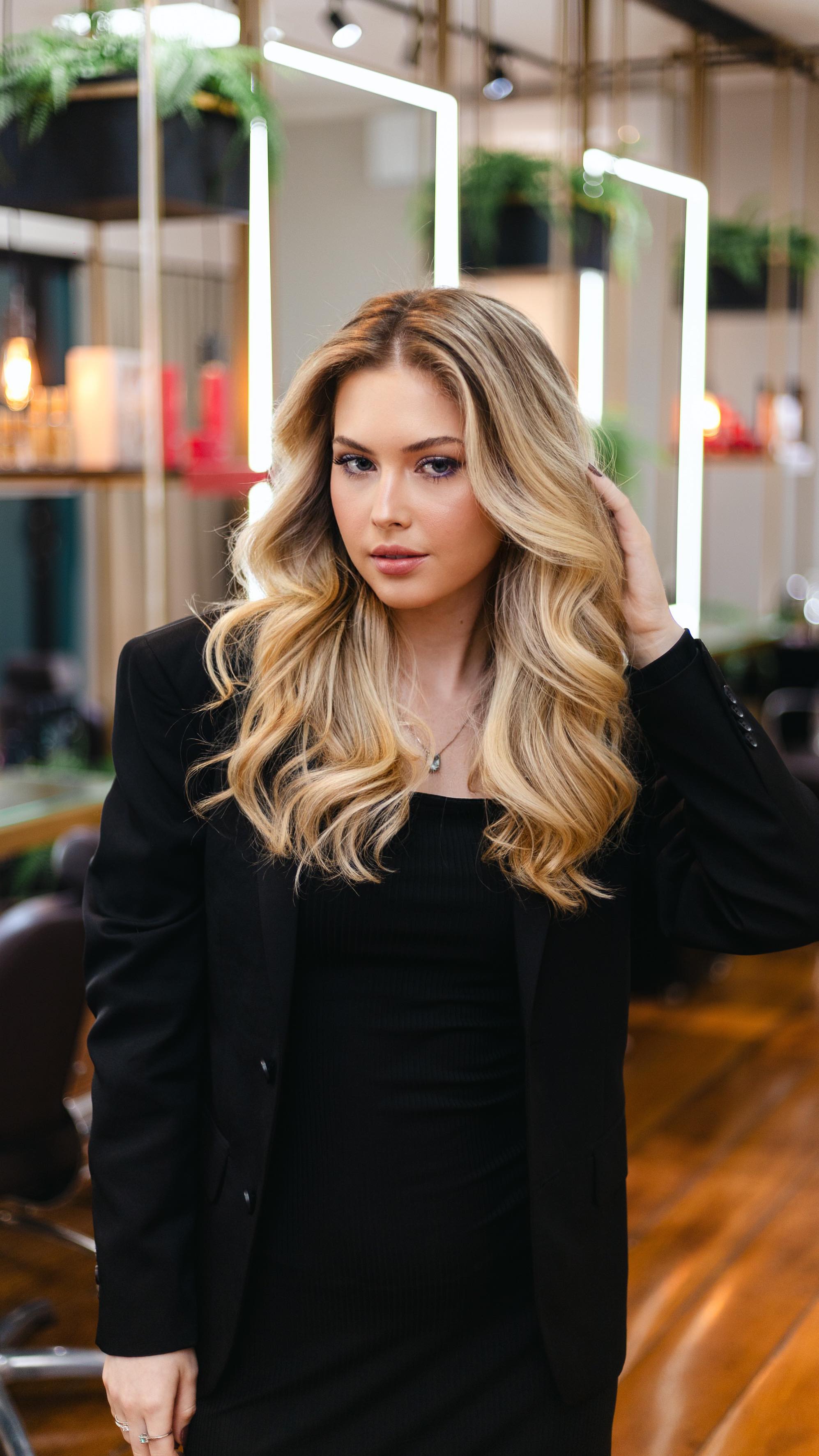 Loiro blonde perfeito ✨ pelas mãos do nosso expert @matheus_biaggio
Agende pelo link da bio 📲
💄: @maalvesbeauty
📸: @youmodelsbrasiloficial
#loiroblonde #loirocampinas #loiro #loirascampinas #loiras #loirablond #loirasaudavel #beauty #beautytips #salaodebeleza #salaodebelezacampinas