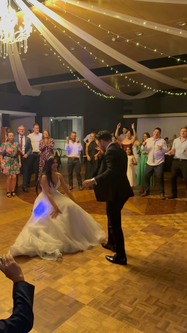 That is how you start the dance floor 🕺
#dance #wedding #dj #weddingdecor #weddingdance #music #celebration