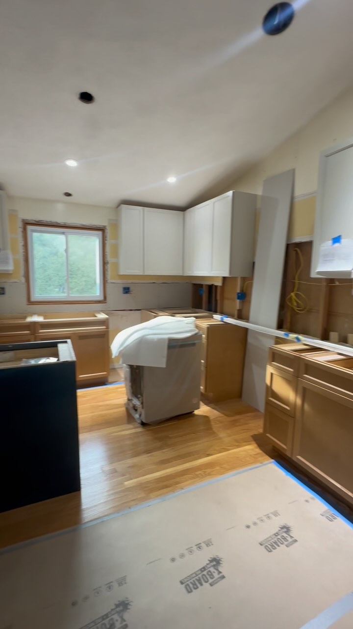 Kitchen remodel is underway! Cabinets installed☑️
Cannot wait to see the rest of this renovation develop! Just a few more weeks!🤞
#kitchenremodel #riinteriordesigner