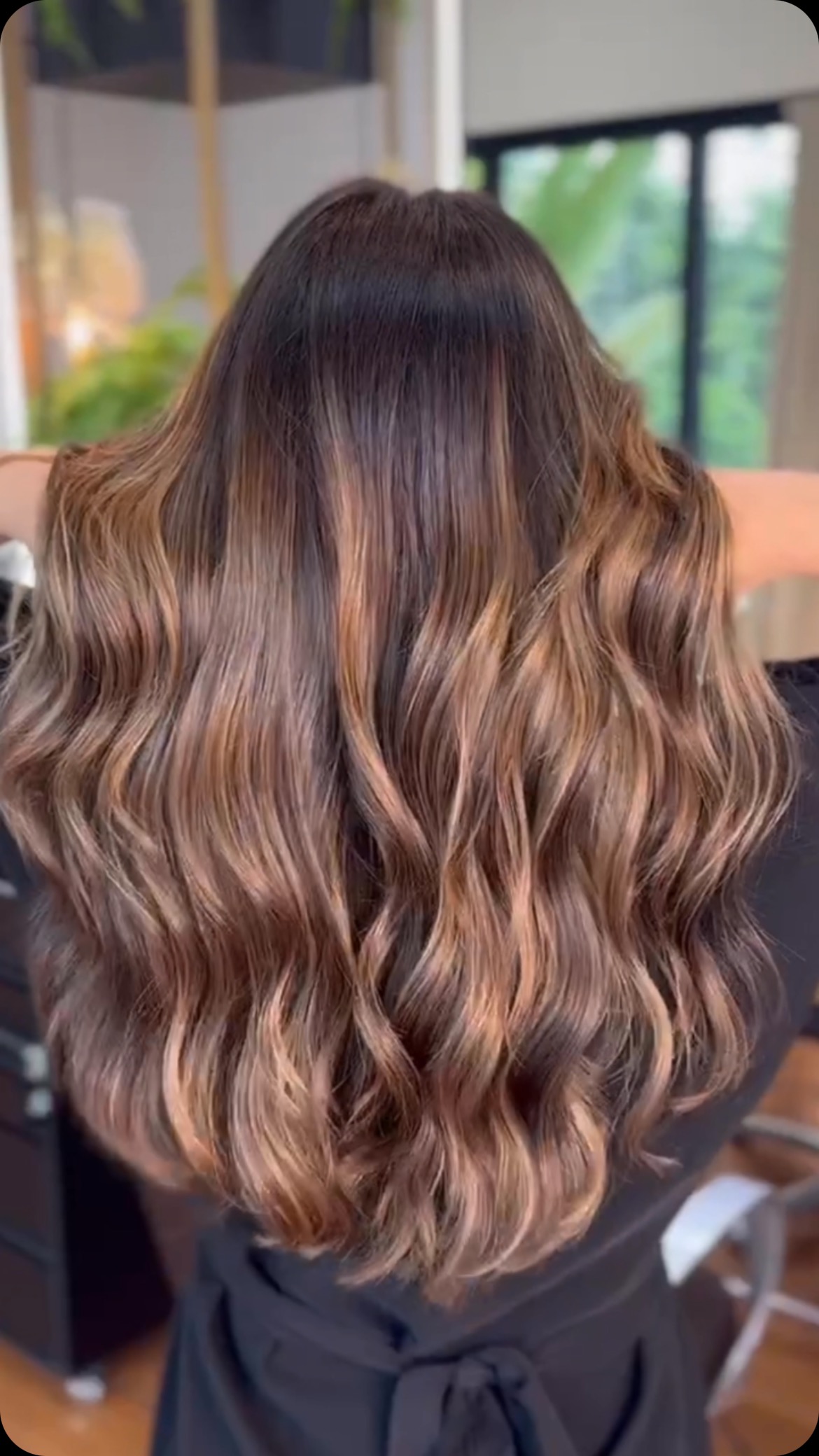 Iluminado perfeito 😮💨🤎✨ • #expert @matheus_biaggio
Agende seu horário pelo link na bio 📲
#mechascampinas #mechas #mechascriativas #morenailuminada #morenailuminadacampinas #salaodebeleza #salaodebelezacampinas #beauty #hair #iluminadocampinas