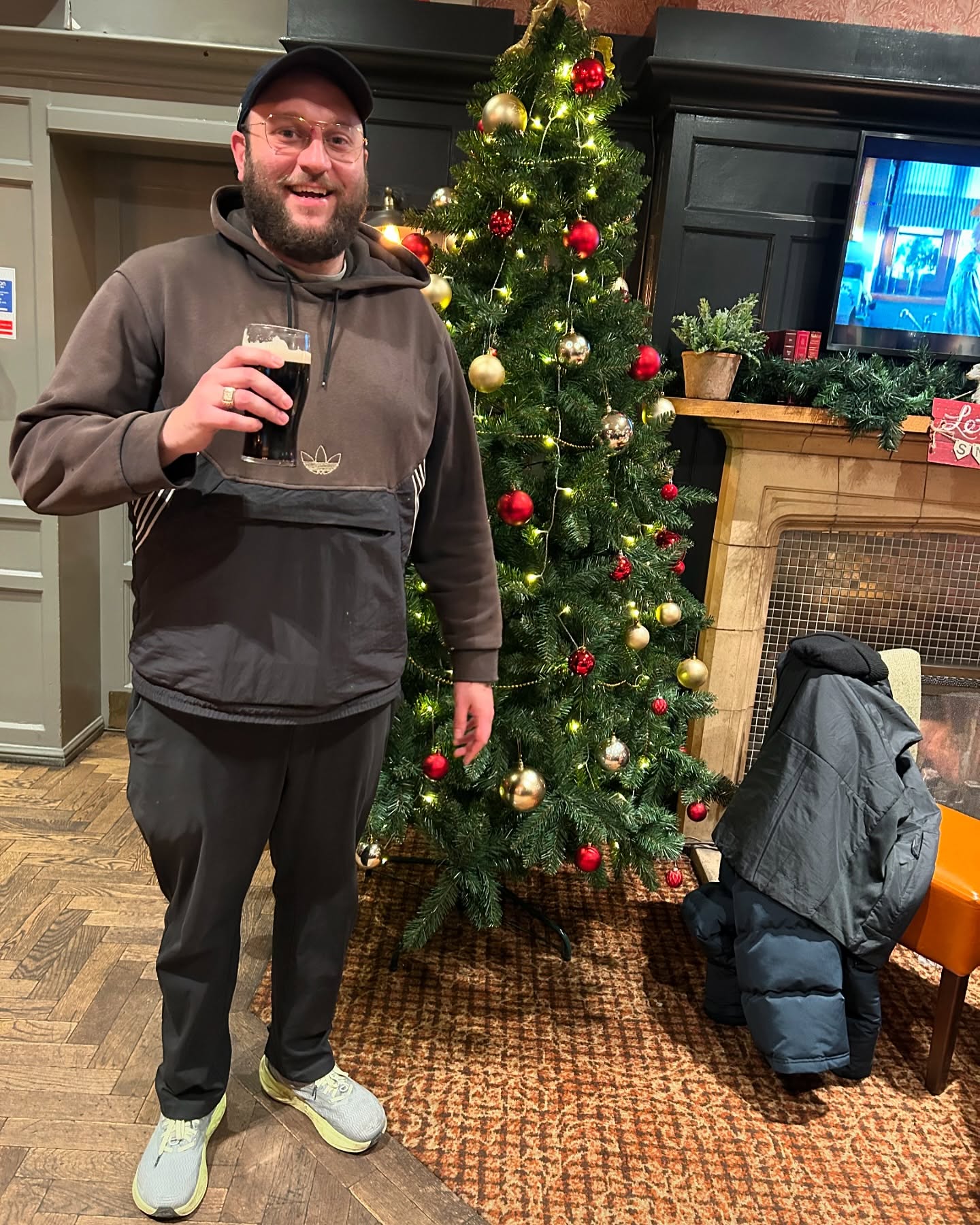Right it’s that time of year again, after the busiest week of the year, it’s Press Barbers Xmas do 🍺🎄🎅🏽
Thanks everyone for your continued support. I appreciate you all, new and old faces I sees ya! Merry Christmas love Paul