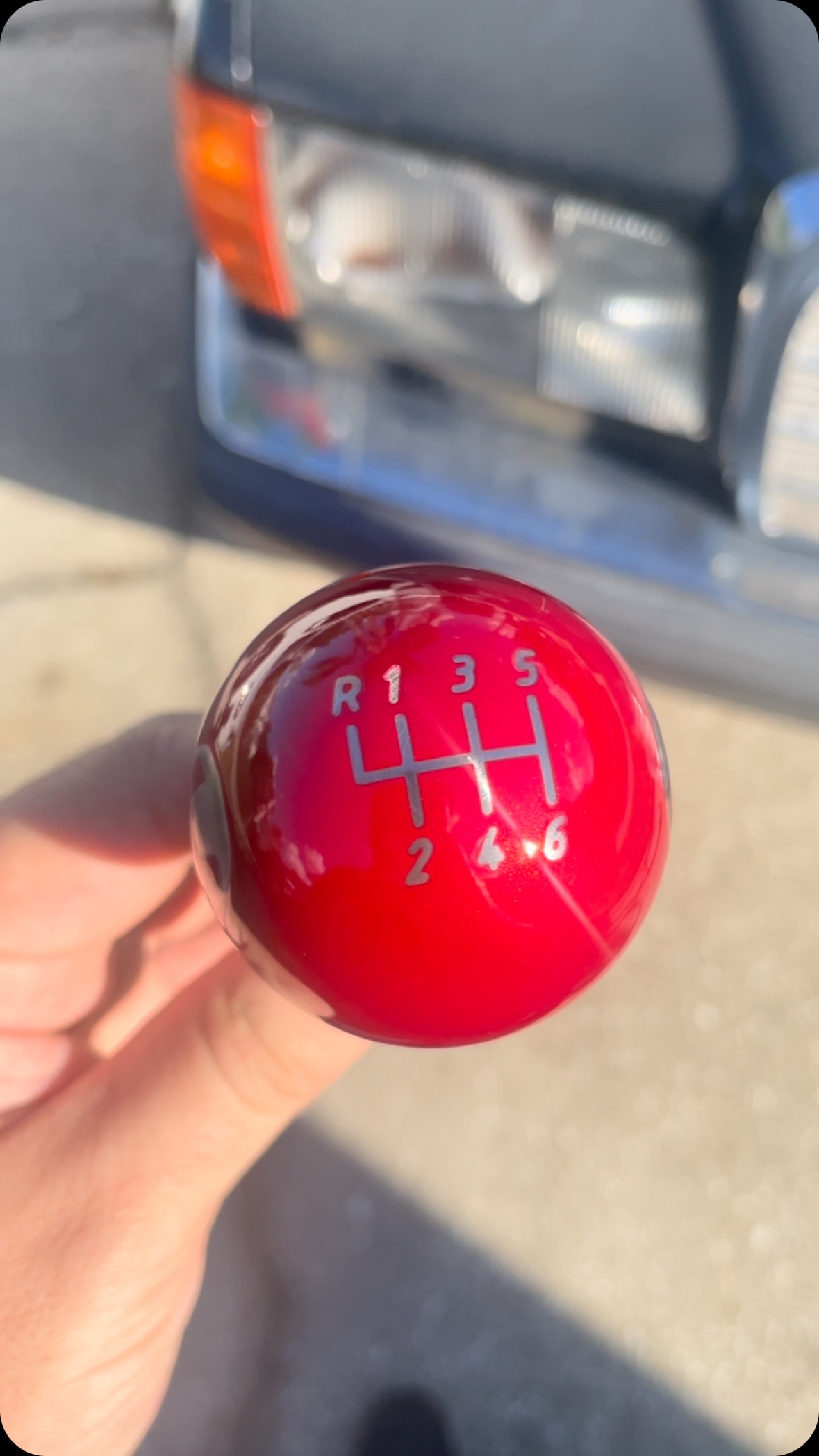 Beautiful THE BALL manual shift knob in Ruby Red color. I did a custom engraving for it with manual pattern on top and Iron Man mask logo on both sides
Looks amazing, isn’t it. #wmgarage #whitemadness #whitemadnessgarage #shiftknob #shifterkit #mistang