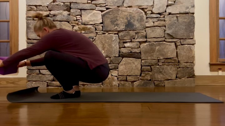 Traveling for the holidays? Whether you’re road-tripping or spending hours on a plane, here are my go-to moves to ease tension and stay balanced:
1️⃣ Neck Release: Perfect for melting away neck tension from long drives.
2️⃣ Supported Bridge + Psoas Stretch: Open your back and hips after sitting too long—your body will thank you!
3️⃣ Waterfall Pose: Elevate your legs and let gravity do the work, helping blood flow smoothly back to your heart.
4️⃣ Windshield Wiper Legs: Gently loosen up stiff hips and lower back—it’s like a mini reset!
✨ Pro tip: Pair these with slow, deep breaths and plenty of water to stay grounded and refreshed. 🧘♀️🧘♂️
Where are you traveling this holiday season? Drop a ✈️ or 🚗 in the comments if you’re hitting the road!
#TravelWellness #HolidayYoga #OnTheGoFlow #YogaForTravel #BreatheEasyLiveFully #yoga #acupuncture #BreatheEasy #wellness #wellnesscoach #healthcoach #stressrelief #painrelief #backpainrelief