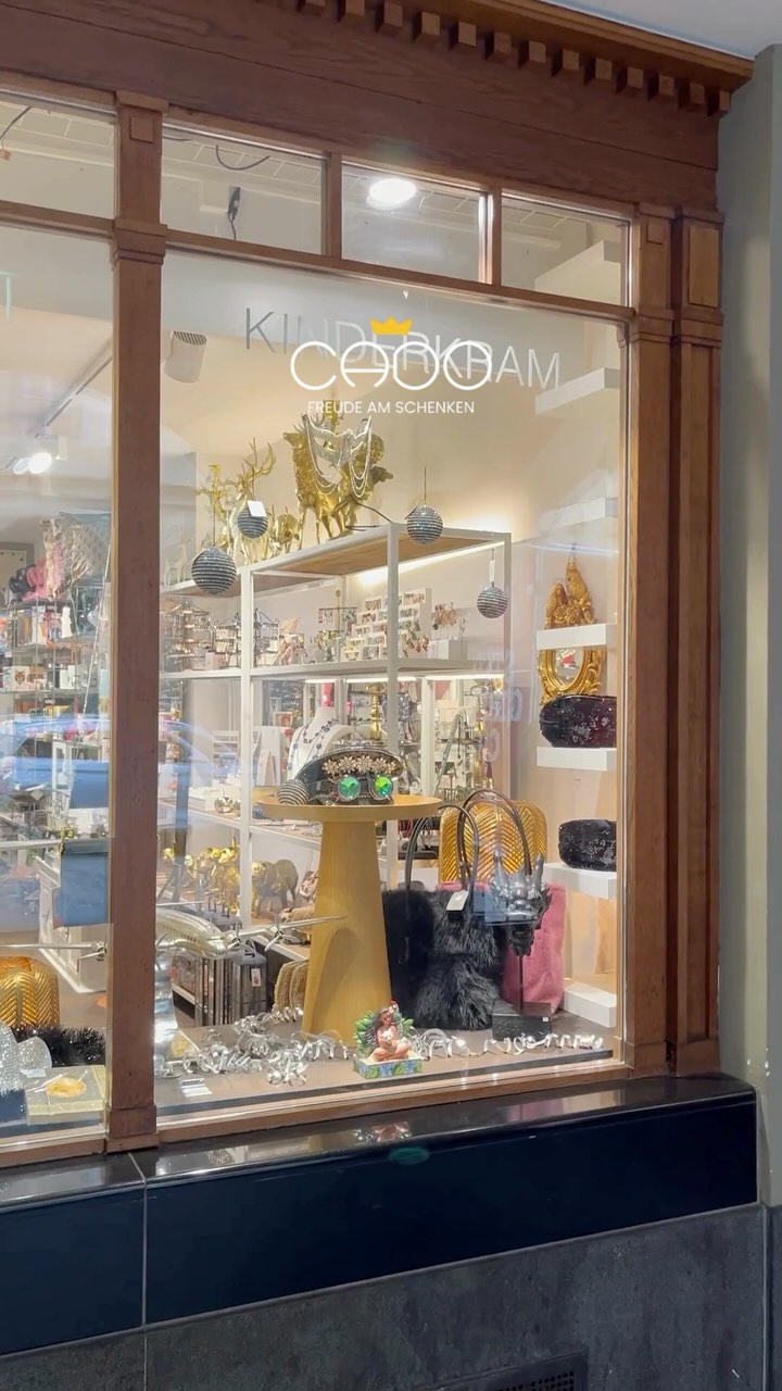 🪩🥳 Das CADO wünscht euch allen einen guten Rutsch in das neue Jahr! 🛝
#cadobern #geschenkladen #bern #berncity #giftshop #silvester #masquerade #newyear