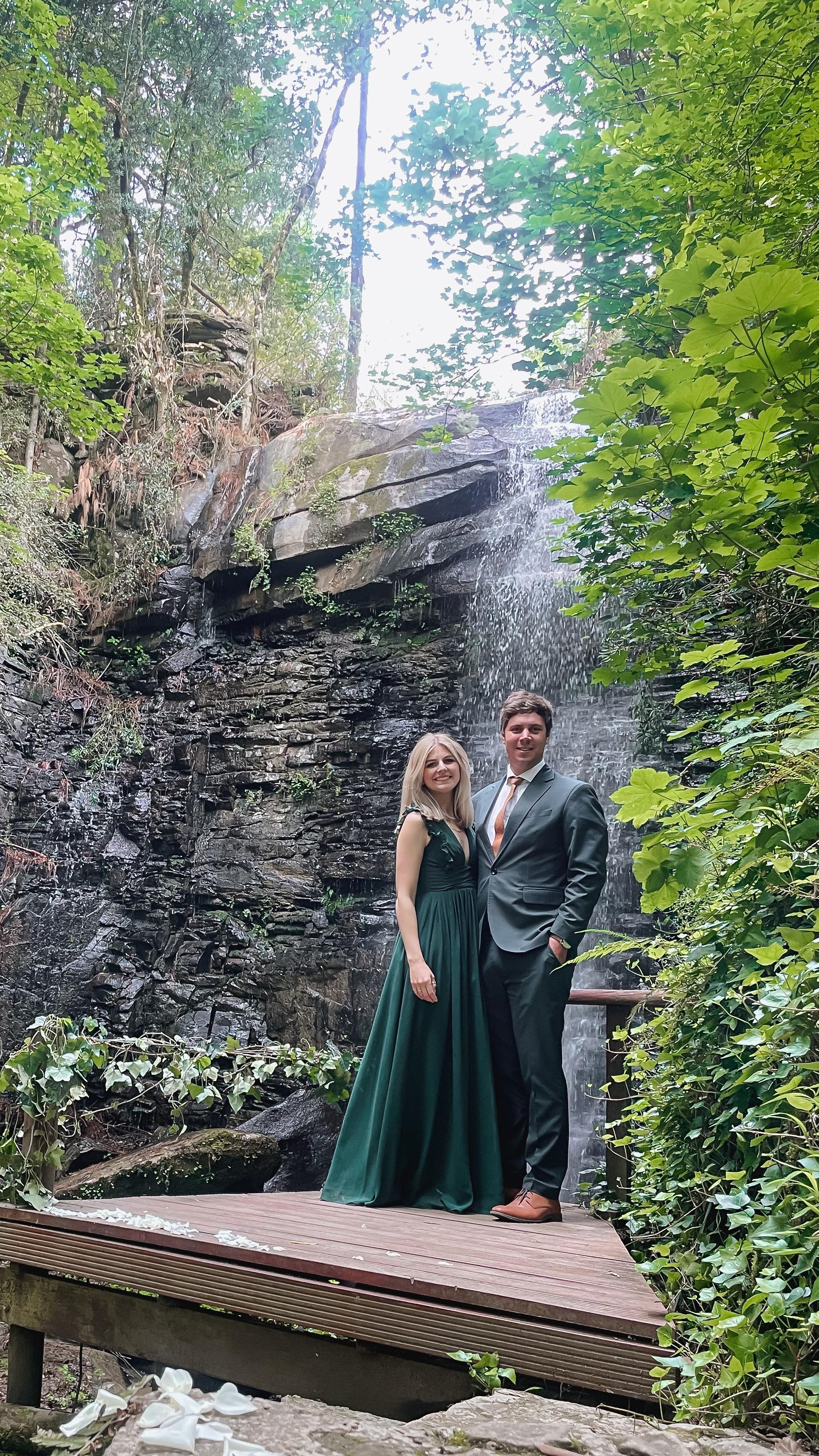 Eine kleine Zusammenfassung von unserer Reise nach Südafrika 🇿🇦🤍
So eine schöne Reise, nächstes mal müssen wir uns mehr Zeit nehmen. Südafrika ist so divers! Überall gibt es etwas Neues zu sehen, man muss sich also auf jeden Fall genug Zeit nehmen!
A small recap from our trip to South Africa 🇿🇦🤍
Such a beautiful trip but next time we need to travel a bit slower. Such a diverse country and you can see so many new things everywhere! So definitely take your time!
#southafrica #travel #sa #africa