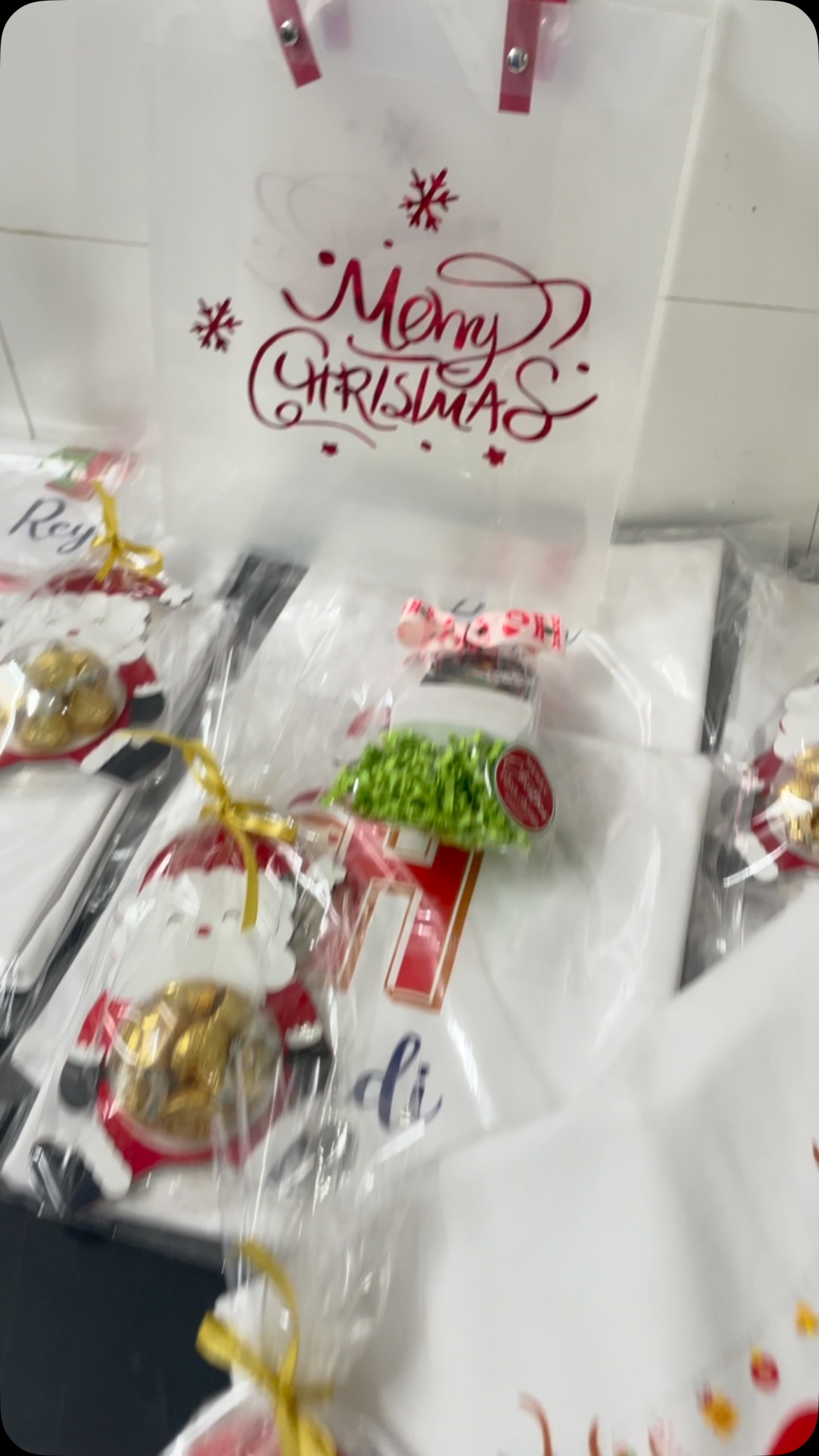 Christmas hampers! Order one for your family!