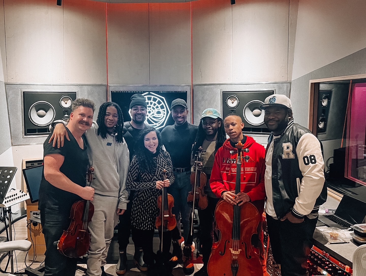 Life’s been a little crazy lately, but so excited to finally post this one, albeit a tad bit late! 🎻🎄 Y’all, @thekalenallen, @brandonmichaelnase, @papabearjohnson, and @malachimabson did THE MOST on this record in the best of ways. Easily my favorite Christmas album and I feel so honored to have played a part in it. So thankful for this crew of beautiful souls who are at the top of their game. The talent on this record is INSANE! Grateful for some wild and fun string parts that I got to play with @claudius.agrippa, @taniuskilla, and @kidinter. Shout out to @stoovxia for expertly engineering all of this and @joshuapleeter for being the master of masters. I’m definitely missing a lot of people on here, but give it a listen and check the album credits. I love my job and love the people I get to spend time with every day. #KalenAllen #ChristmasMemories #Viola #violin #cello #strings #nycstrings