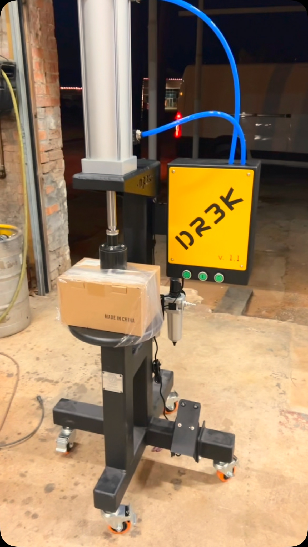 Finishing up 4 more DR3K break-in machines. These are available for purchase on our website http://www.thedr3k.com
#glovebreakin #baseballglove #baseball #the_dr3k #metalfabrication #cncplasma #gloverelace #glovemachine #baseballgloves
