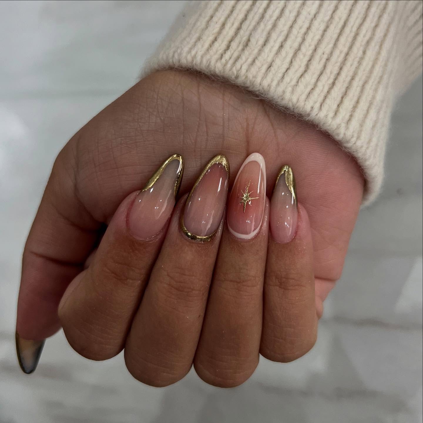 3 more days 🎄
• Please contact us if you’d like a mixed set design so we can allocate you to the correct timing & technician
.
.
.
.
.
.
.
.
.
.
#nails #nailartist #nailsofinstagram #nailsoftheday #nailart #gelpolish #naildesign #biab #nailsaddict #nailcare #southeastlondonnails #3dnailart #christmasnails #festiveseason