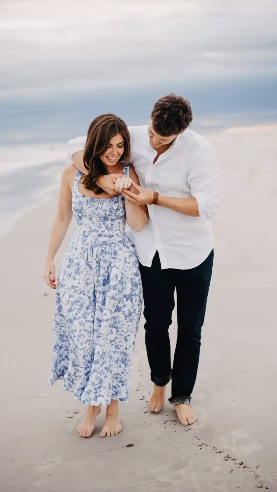 🌊🌊🌊🌊Sometimes I’m so busy that I forget to post immediately😱the shock and horror I know.…anyway this was one of those evenings which came and went in a beautiful blur 🌬️💙And now here we are to remember it….Drew proposed 💍to Jacq this past September, and even the sunset showed up in elation🌅