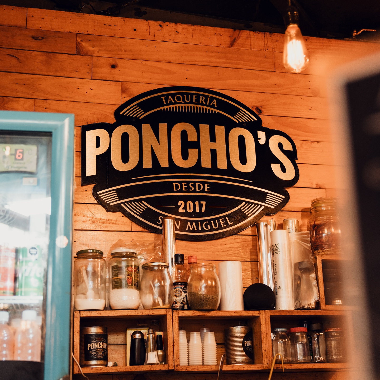 Poncho’s ya tiene tu mesa lista. #MercadoDelCarmen🤌🏼