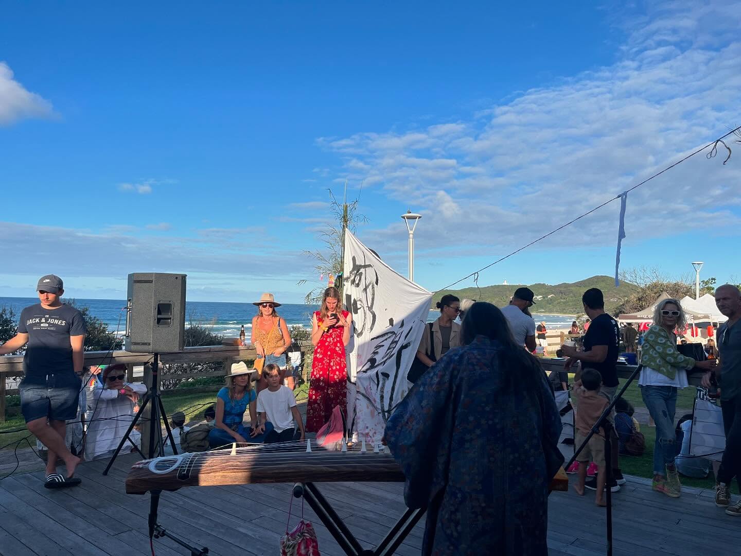 An absolute pleasure to set up for a traditional instrument such as the Koto π₯°
Thank you Kathy for your great performance!! Everyone on the deck was in heaven π
@japanfestivalbyronbay @byrontaiko