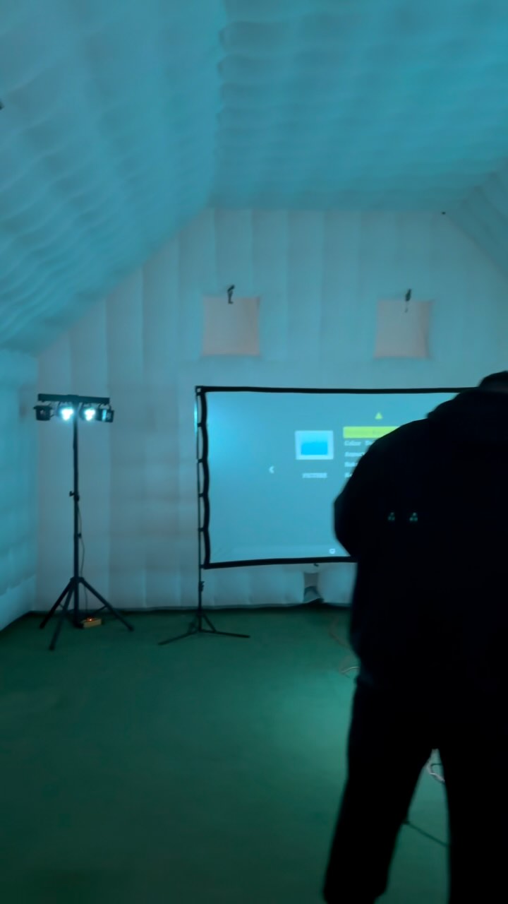 Ever wanted to enjoy a movie night with your parents, in laws, brothers, sisters, cousins, neighbors, dog and cat without leaving the comfort of your home? Want to skip the long lines and overpriced snack’s at Cinemark and AMC let us bring the ultimate movie experience to you! 🍿🎥 DM or call us today to book your next unforgettable movie night!