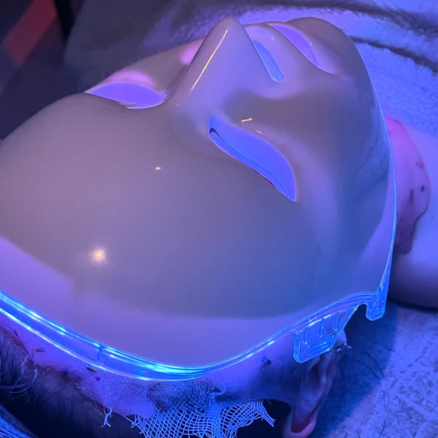 LIGHTS ON
LED Light Therapy can help further boost and enhance the results during mask time.
This modality is included in:
• Tranquility Facial
• Teen Facial
• All facials from The HYDRA Series
If you don’t like the full mask, we also have an LED dome. Just let us know before the start of the facial!
.
.
#yyc #yycnow #yycbusiness #yyclocal #calgarybeauty #yycspa #yycsalon #yycfacials #yycbrows #yycstylist #yycshopping #calgarysmallbusiness #yycbeauty #yycesthetics #yycfacial #calgaryhairstylist #yychair #yycsmallbiz #yycsmallbusiness #yycgirls #yyckoreanskincare #yycskincare #calgary #yyclocal #yychomebasedbusiness #yychomebasedsalon #yychomebasedesthetics #yycwaxing #yycmen #yycskin #koreanskincare