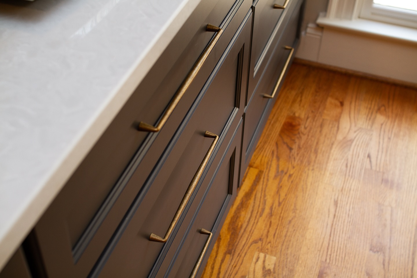 “Austin and Ashley are an amazing team. Ashley devotes a lot of time to the design phase in order to help you create a space that is truly yours. Austin is so high energy that he keeps things moving at a rapid rate.
When challenges arise, as they do in any construction project, you can count on the Abney’s to resolve them quickly and effectively.
If you aren’t friends with Austin and Ashley before you start your project, you will be by the time you’re finished.”
This family wanted an update to their kitchen that felt more in line with their personal style— transitional, moody and homey. It was a pleasure working with them to achieve their dream space.
If a new kitchen is on your 2025 vision board, let us bring your vision to life!
#raleigh #raleighrealestate #raleighnc #wakeforestrealtor #wakeforestmoms #wakeforestrealestate #kitchendesign