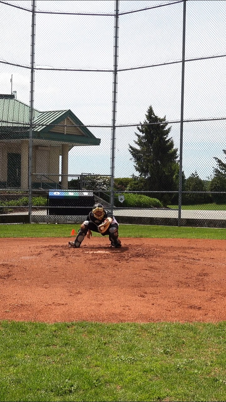 Framing the ball | Great catcher drill! 🔥
🎯 Know where to be in your stance to receive strikes.
👀 Improve your hand eye coordination.
🖐 Your ability to catch the ball.
💪 It doubles as an in-field drill.
Full video available on my YouTube Channel!