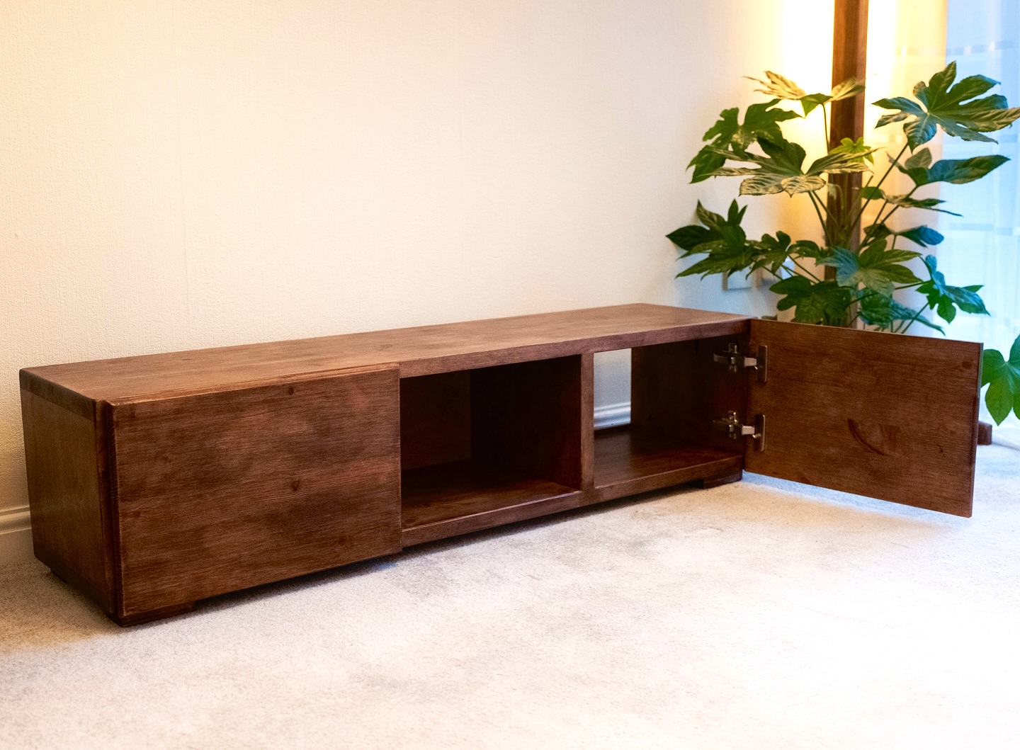 Got a project in mind? 🤔 Bespoke handcrafted furniture is what we specialise in. Soft close/press to open doors and drawers can be included in our designs. We’d love to hear your project ideas. All made to measure to fit around your living space. If you can think it, we can make it.
#woodworking #komodafurniture #woodfurniture #interiordecorating #interiordesign #interiorandhome #workshop #vinylcollection #vinylrecord #hifi #recordplayer #recordplayerstand #instadaily #instawoodworkers #homeandliving #homestyling #madeinuk #furnituremakers #furnituredesign #hifi #hifirack #bookshelf #woodbookshelf #hifistand #bedsidetable #vinylstorage