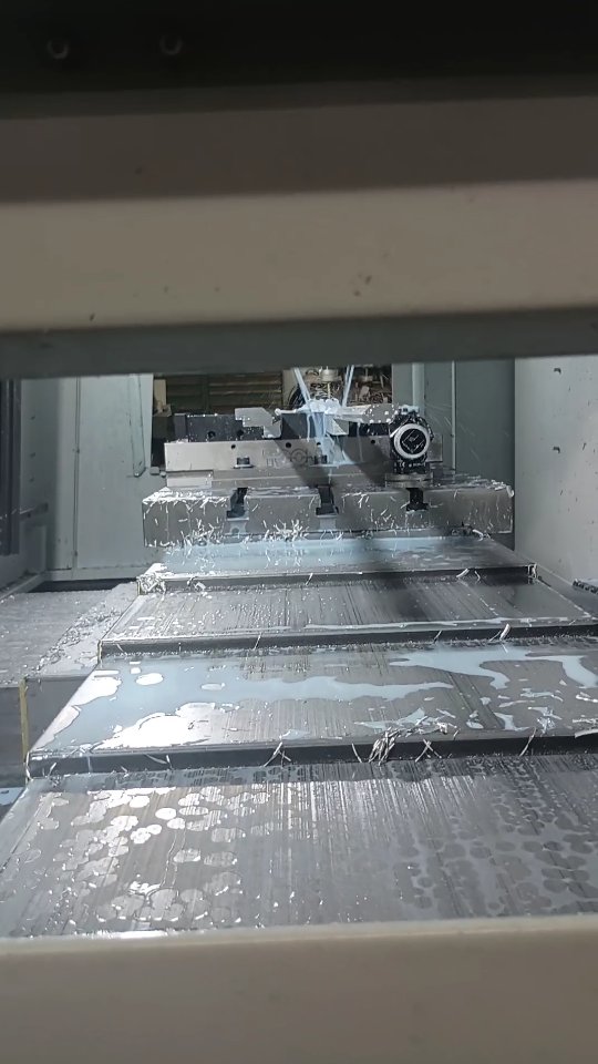 Sometimes the part length means opening the sides of the machine. #cncmilling #milling #cncmachining #haas #machining
