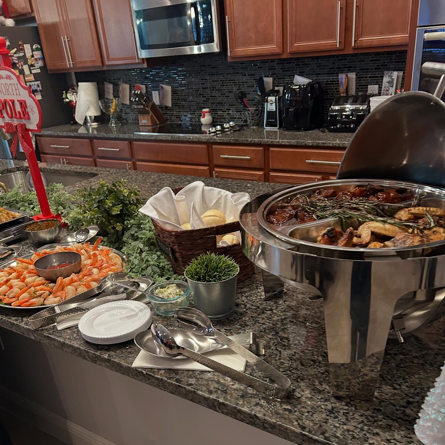 A little late, but here’s a look back at our amazing holiday catering season! Thank you for letting Theo’s Catering be part of your celebrations. Here’s to more unforgettable moments this year! 🎄✨