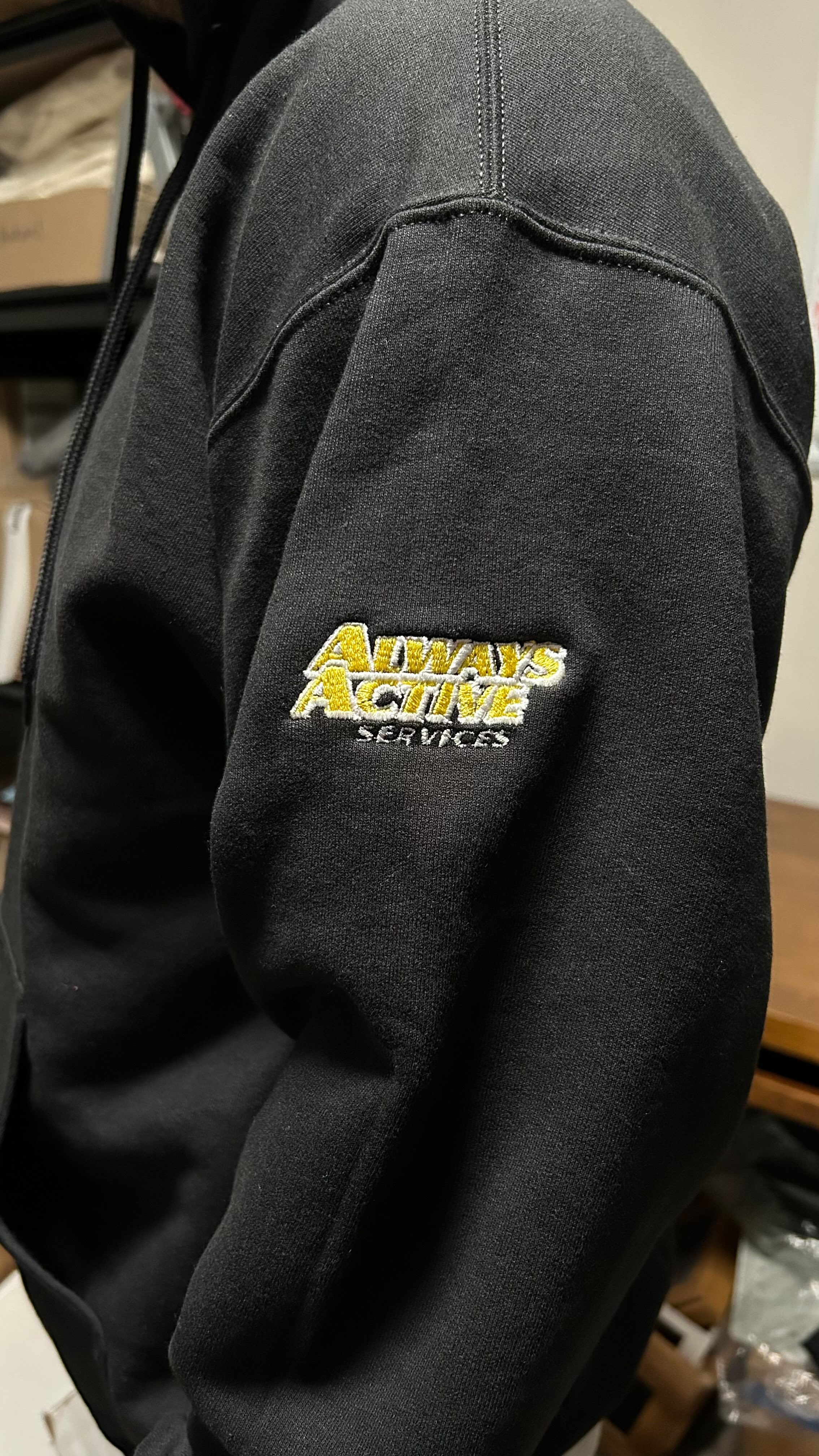 here’s a recap of some hoodies we embroidered for a local dirt work and excavation contractor 🚜🦺
.
.
.
#localbusinesses #embroideredapparel #embroidersofinstagram #seattlesmallbusiness #companymerch #clientspotlight #companylogos #companylogo #embroideredlogo