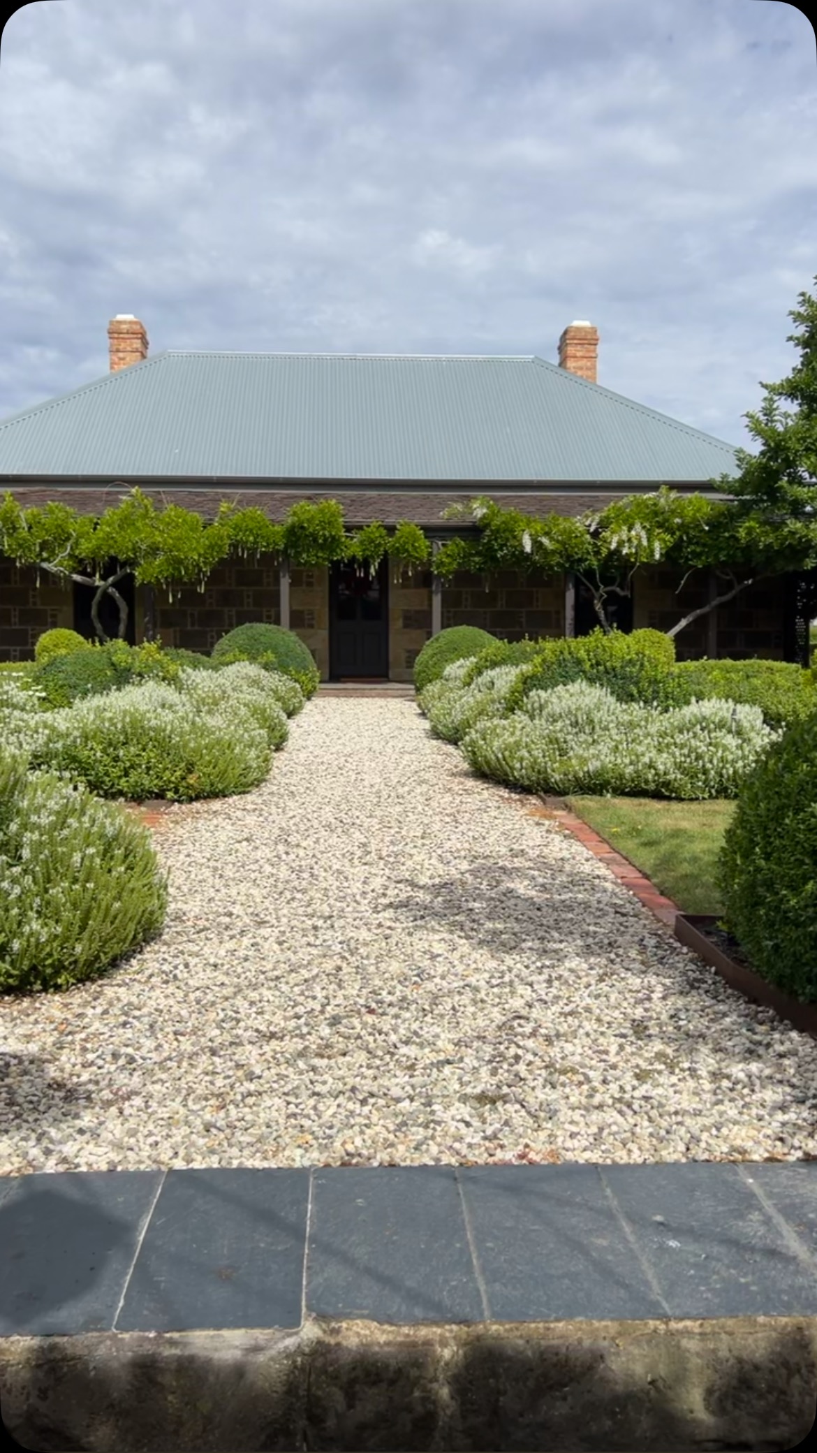Mid summer in the Old Rectory garden, with multiple spots to relax and enjoy country life.
Bookings enquiries via our website or @airbnb
The Old Rectory is listed by @nationaltrustvic and is rated ⭐️⭐️⭐️⭐️⭐️ on @google and AirBNB
@fermob outdoor furniture from @classicwithatwist
@cotswoldfurniture teak benches
Terracotta pots from @kellockpotsnplanters
@visitmacedonranges
@daylesfordmacedonranges
@piperstkyneton
#kynetonaccommodation
#macedonrangesweddingaccommodation
#secretgarden
#sunkengarden
#parterre
#pond
#heritageaccommodation
#hydrangeaquercifolia
#oldrectory
#oldrectorygarden