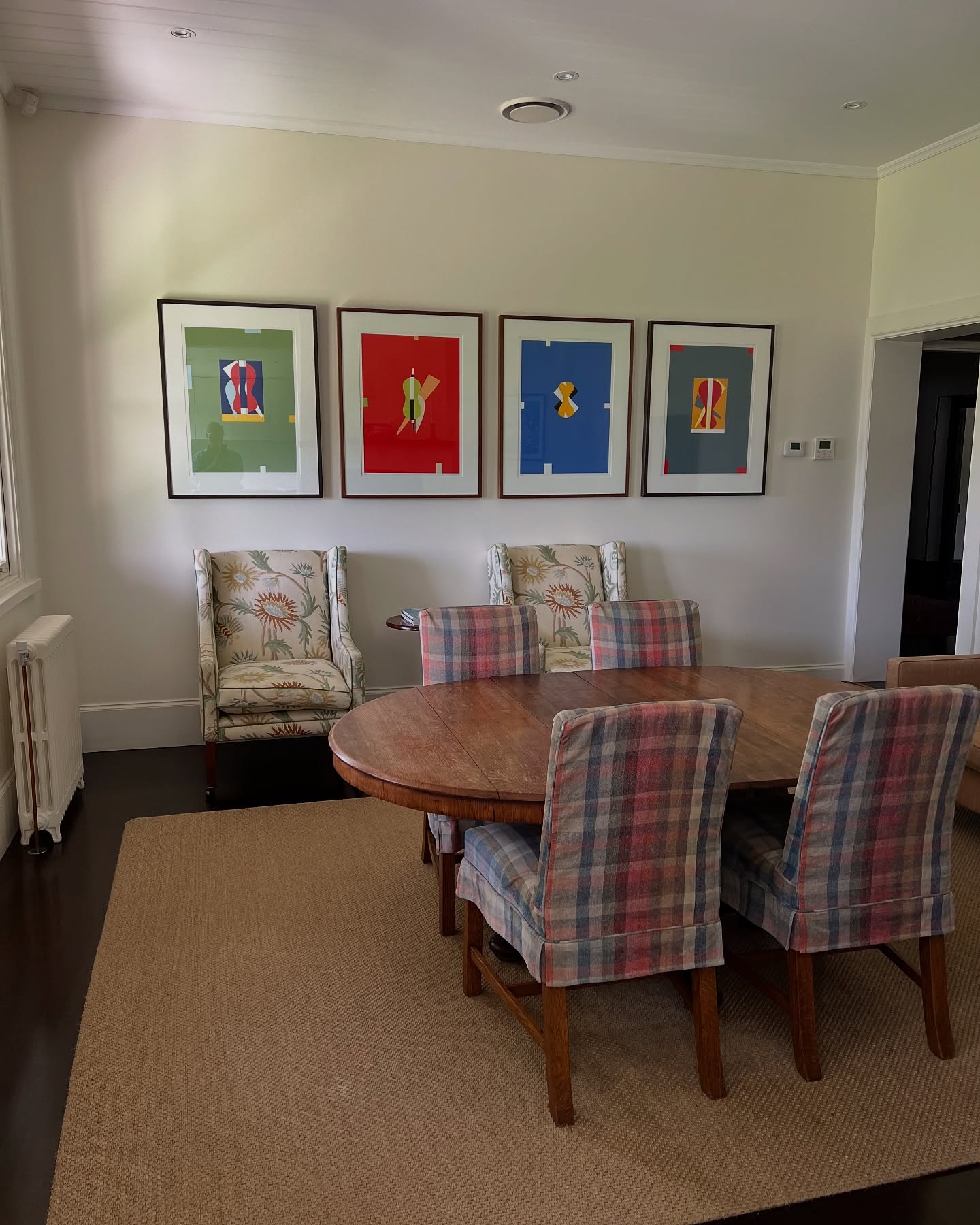 Almost every room at the Old Rectory contains works of art by local artists or friends, including @sarahgabrielartist #robertjack @olivers_visual @robert_doble and Terry Swann, @terry2574
Rooms also include views of our beautiful garden, which is an outstanding piece of landscape design in its own right.
Pictured here is the living room that features four prints by Robert Jacks, who lived at Taradale, just a fifteen minute drive from Kyneton after returning from working in the US: sadly Jacks died in 2014, just prior to a major retrospective exhibition of his work at the @ngvmelbourne
Booking enquires via our website or @airbnb
@visitmacedonranges
@daylesfordmacedonweddings
@piperstkyneton
#kyneton
#kynetonaccommodation
#creativekyneton
Sarah Gabriel’s work can be purchased at her Piper street gallery @lauristonpress