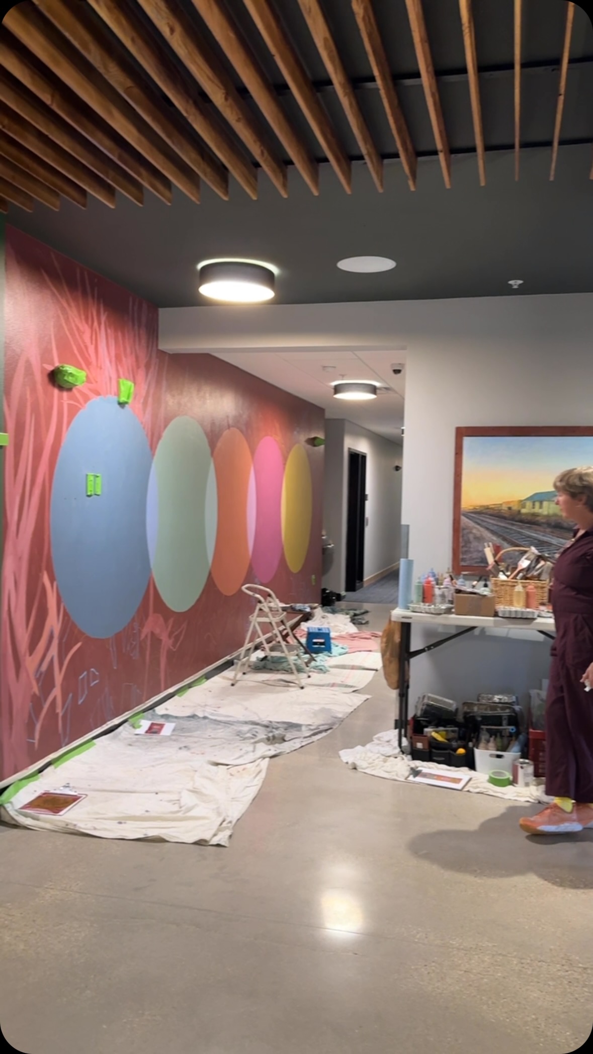 The comedic edit of part one of the mid-century prairie piece for the new Starkweather apartment building!
🌿#hallwaymural #hallwaymakeover #mauve #muralpaintings #madisonwi