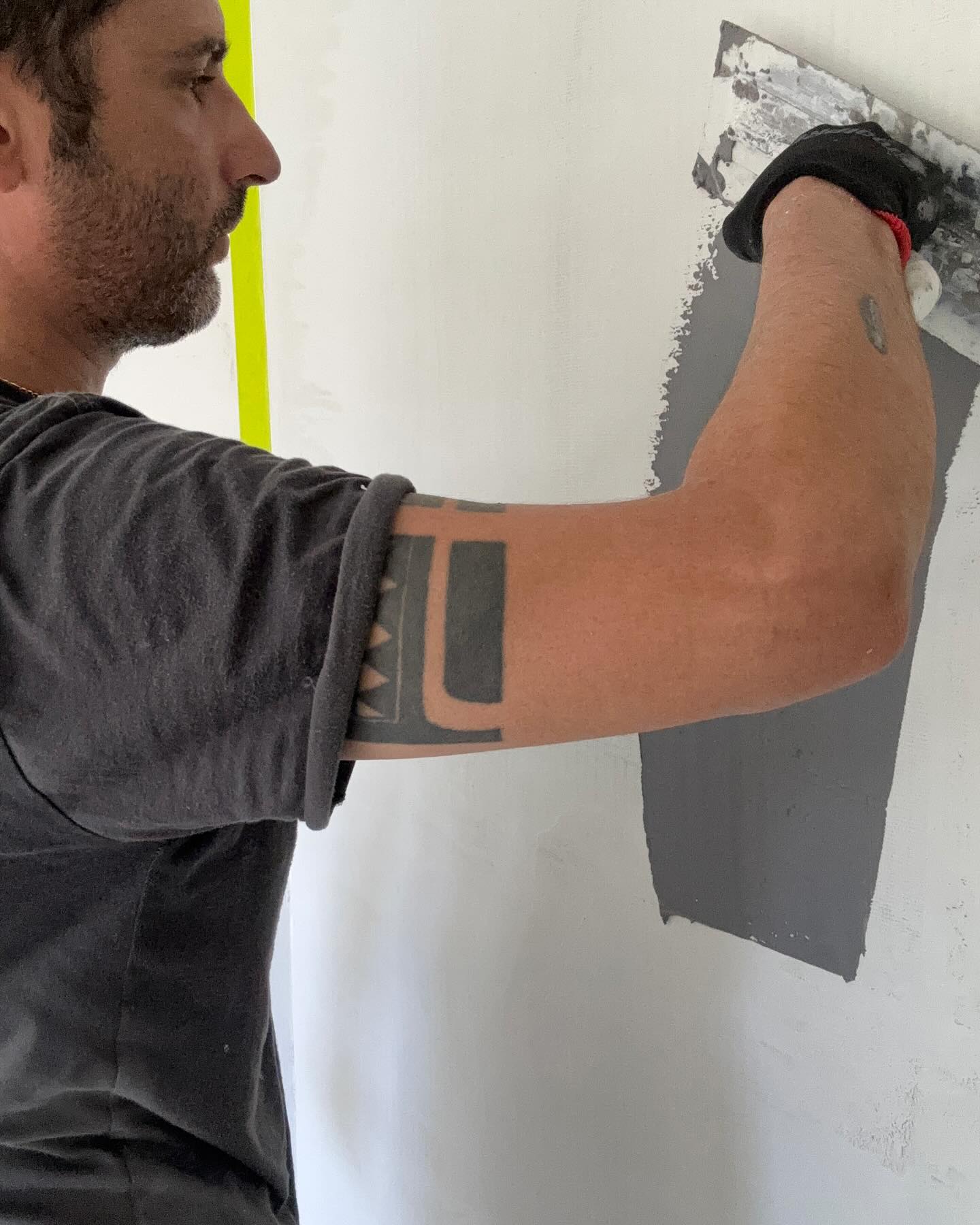 Never getting tired of it! Let’s see how this topciment Natture stalactite comes along…..
@topciment_australia
#microcement #byron