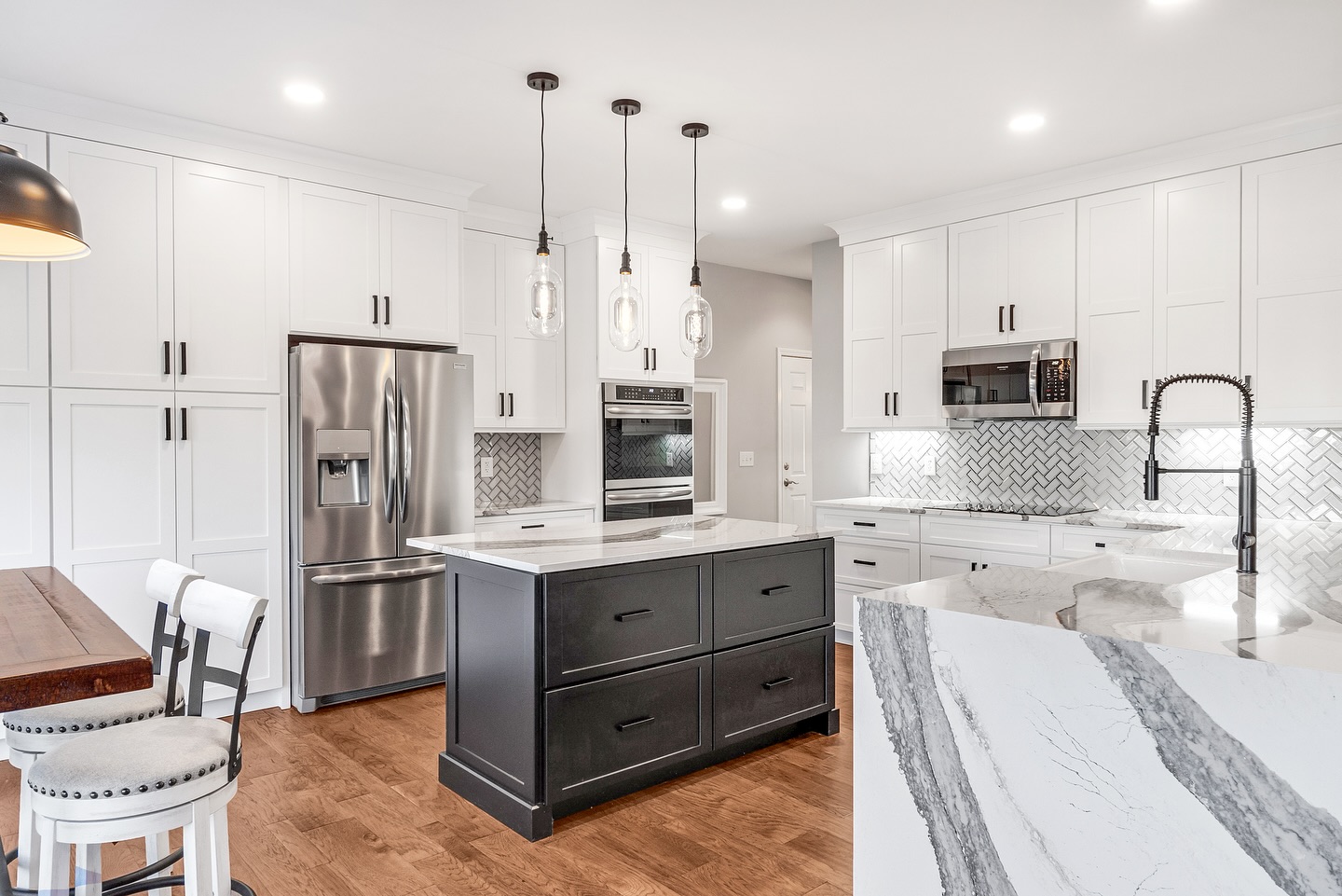 ✨ Dream kitchen, stunning renovations, and a layout perfect for entertaining or cozy nights in—this home truly had it ALL! 🏡 From the breathtaking quartz waterfall island to the fully finished walkout basement with a wet bar, every detail was designed to impress. 💫 Spacious bedrooms, bonus rooms, incredible storage options (hello, wine cellar potential!), and a backyard oasis in a walkable neighborhood with top-notch amenities. This gem didn’t last long—SOLD to the lucky new owners! 🔑
#DreamHome #LuxuryLiving #Sold #TennesseeRealtor #NashvilleRealEstate #TNRealtors #SouthernLivingHomes #TennesseeRealEstate #RealEstateLife
