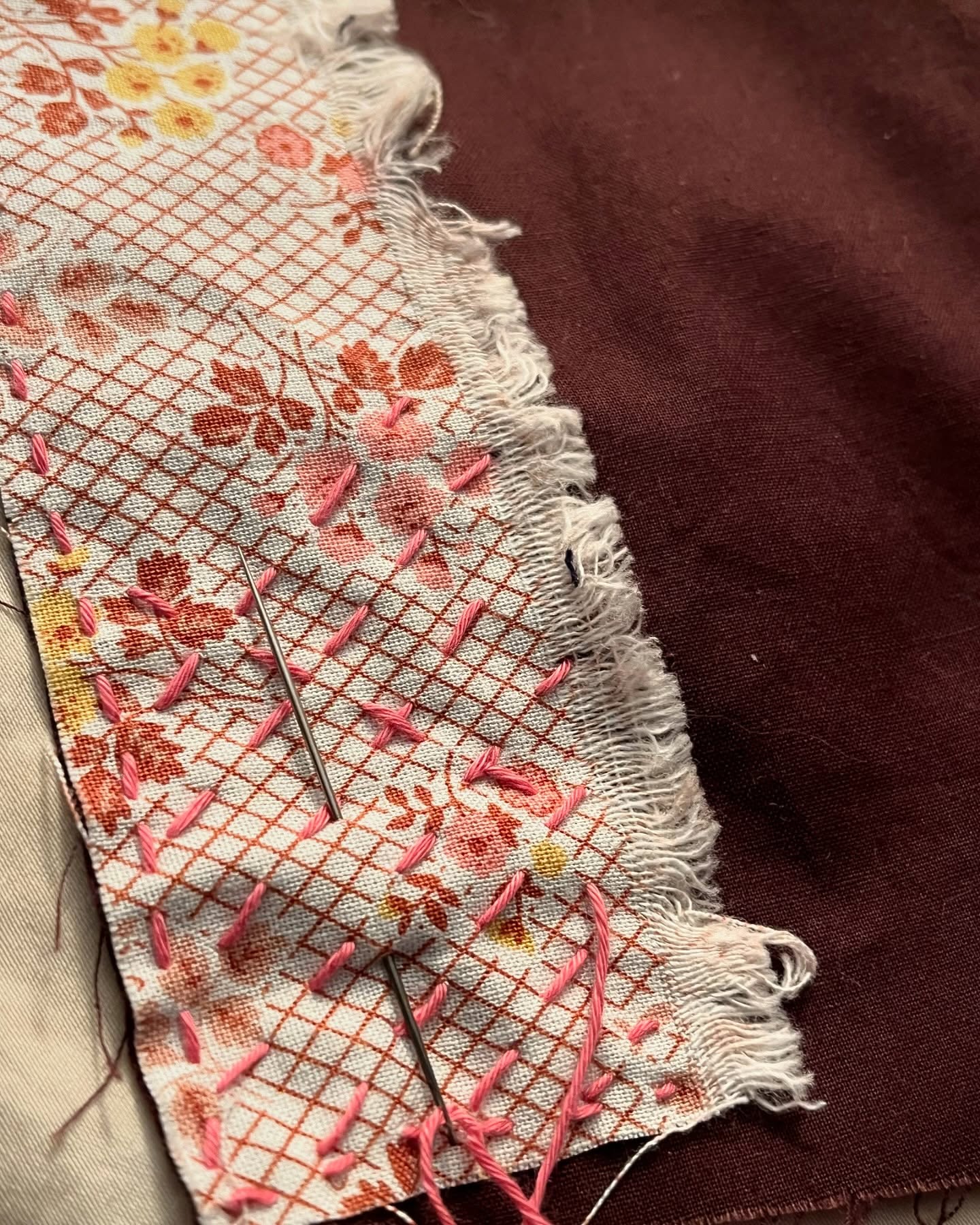 1:1 (day 1, page 1) of #100daystitchbookchallenge — blank slate, bag o’ inspiration, some stitching. No idea whether I’ll finish this year (I didn’t last time), but it makes me sew stuff whether I like it or not ;)