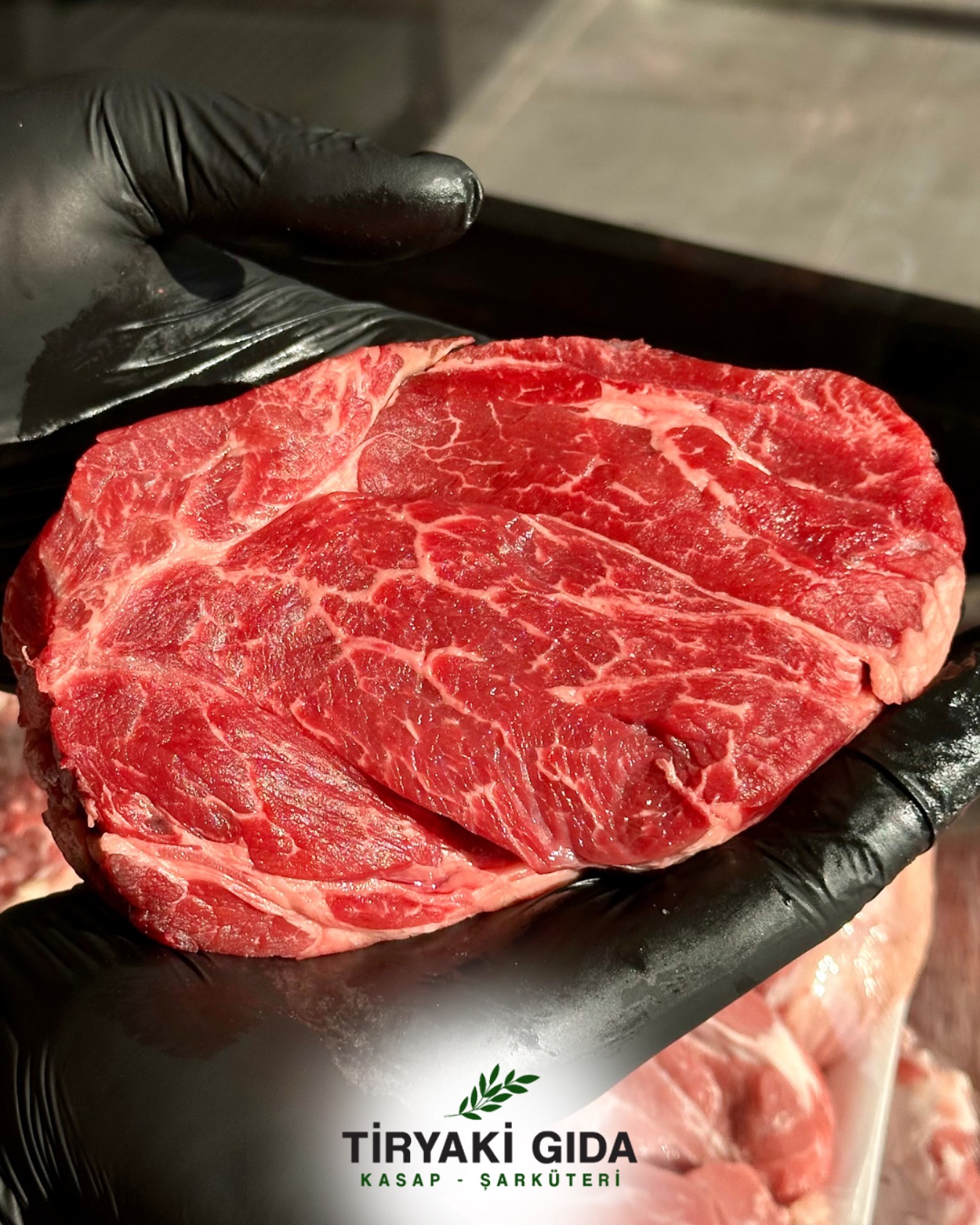 🥩 Antrikot Tutkunlarına Özel! En Lezzetli Et Tiryaki Gıda Kasap’ta! 🔥
Etin en lezzetli bölümlerinden olan antrikot, yağ dokusu sayesinde damaklarınızda mükemmel bir lezzet bırakır! 🥩🔥 Antrikotu, İster ızgara, ister tava, ister mangalda pişirerek sevdikleriniz ile birlikte afiyetle yiyebilirsiniz.
✅ %100 Yerli Besi ve Günlük Taze Et
✅ Özel Dinlendirilmiş Antrikot
✅ Izgarada, Tavada ve Mangalda Mükemmel Sonuç
✅Yağlı yapısı sayesinde lezzet şöleni..
💯 Ustalarımız tarafından özenle işlenir!
🔥 Mangal keyfinin yıldızı!
🍽️ Protein deposu, sağlıklı ve besleyici!
📍 Liv Marmara Residence, Tarım Kredi Market Yanı No:528 – Tüm çeşitlerimizi görmek için bekliyoruz!
📞 Sipariş & Bilgi İçin: 0530 179 88 71
#Antrikot #DanaAntrikot #Kasap #Şarküteri #TiryakiGıda #EtSeverler #IzgaraLezzetleri #MangalKeyfi #TazeEt #GurmeTatlar #KaliteliEt #ProteinDeposu