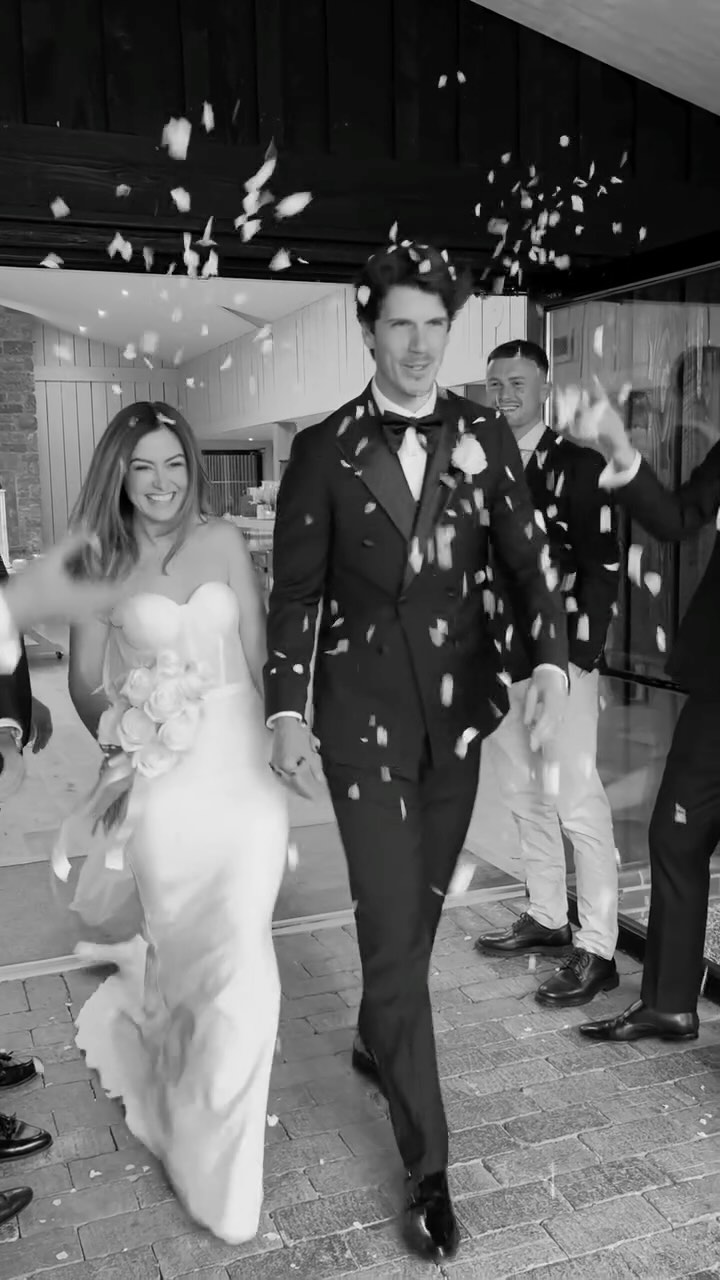 ALEX & KIMBERLEY
01.11.2024
Beautiful black & white snippets of the gorgeous newlyweds 🤍
Just the most perfect day from start to finish 🕊️
Can’t wait to share more of their magical moments..
Venue: @primrosehillfarm
Photographer: @blonde.shot
Videographer: @mikellyphoto
Florist: @suzanneevettsflowers
MUA: @chloeparasmomakeup
Hair: @stephaniehayeshair
Dress: @madewithlovebridal
#weddingcontentcreator #ukcontentcreator #ukweddingcontentcreator #ukweddingcontentcreation