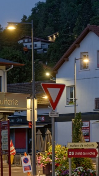 ILLUMINATE YOUR WORLD.
FOS Lighting is pleased to announce that in addition to being the exclusive distributor of ECLATEC products in Australasia, we are now licensed to locally manufacture a selection from the range, including the Item range of luminaires.
La Bresse, a village in France, is renowned as a destination for both winter and summer sports. ECLATEC provides street lighting through a selection of Item luminaires. The sophisticated optics and effective cut-offs ensure the village maintains its charming character while benefiting from cutting-edge luminaire design.
#foslightinggroup #eclatec #eclatecitem #streetluminaire
#remotemanagementandcontrol #smartoutdoorlighting
#sensorcompatible #madeInaustralia #iso9001
