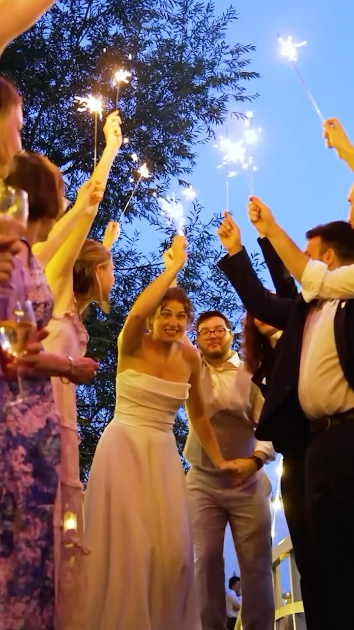Such a fun wedding with F&F last summer! Can’t wait for more of these days in 2025❤️