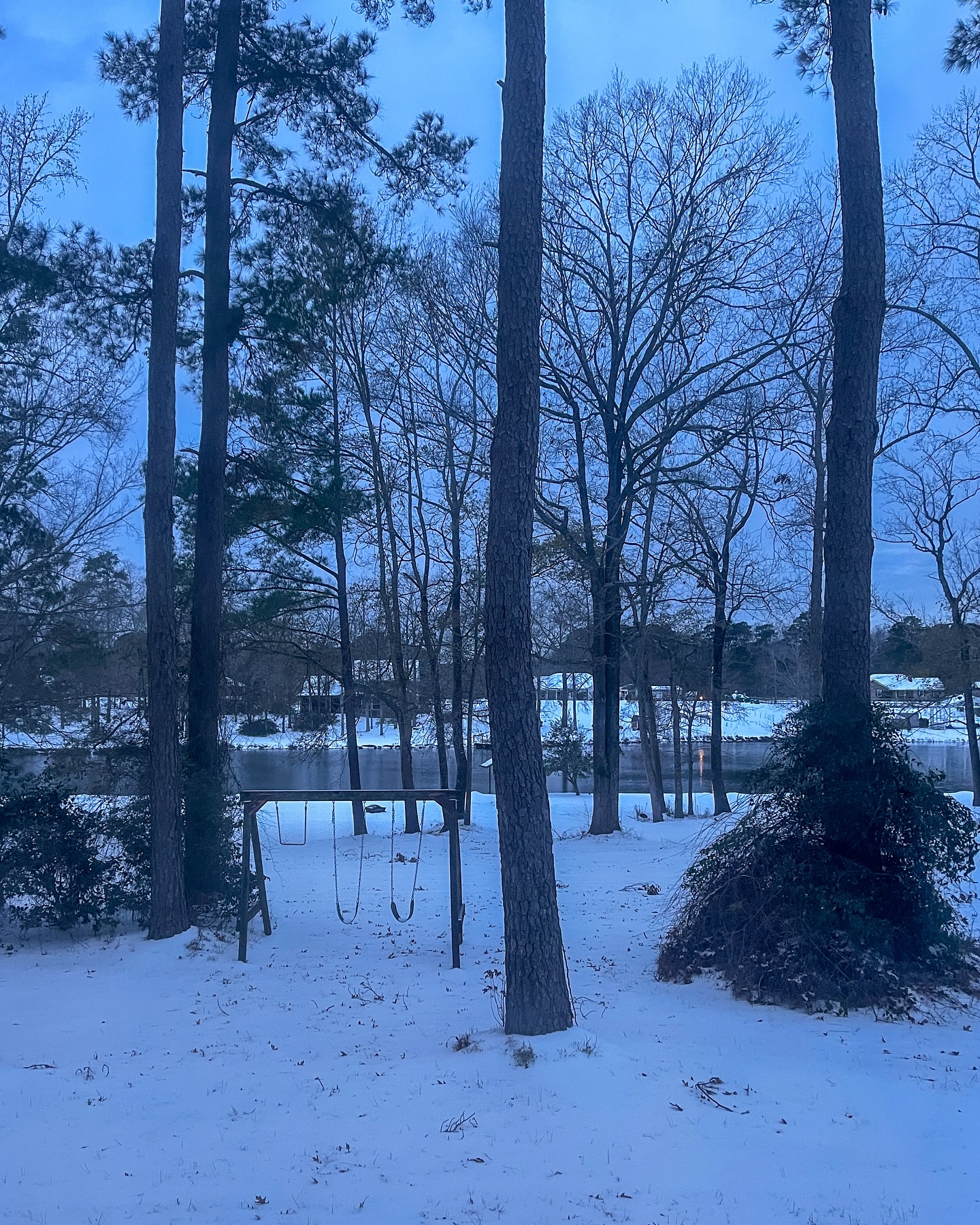 A little bit of real winter. ❄️🌨️