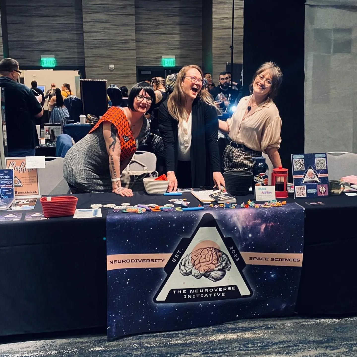 Not only do we have fidgets for our ND friends, but if you have a service dog supporting you at the con they deserve a reward too! We have kong balls (and fidgets) at the TNI table in the vendors room.
🥎🐕🦺
#stsfo #startrek #neurodiversity #fidget #serviceanimal #ndinstem