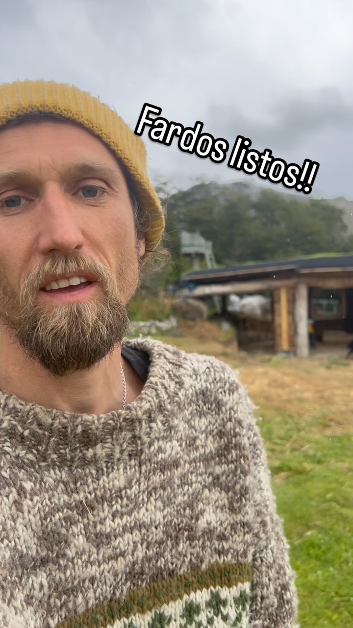 Fardos listos!!! Ahora viene el barro! Poco a poco avanza el sueño de la escuela de permacultura! 💚💚💚💚