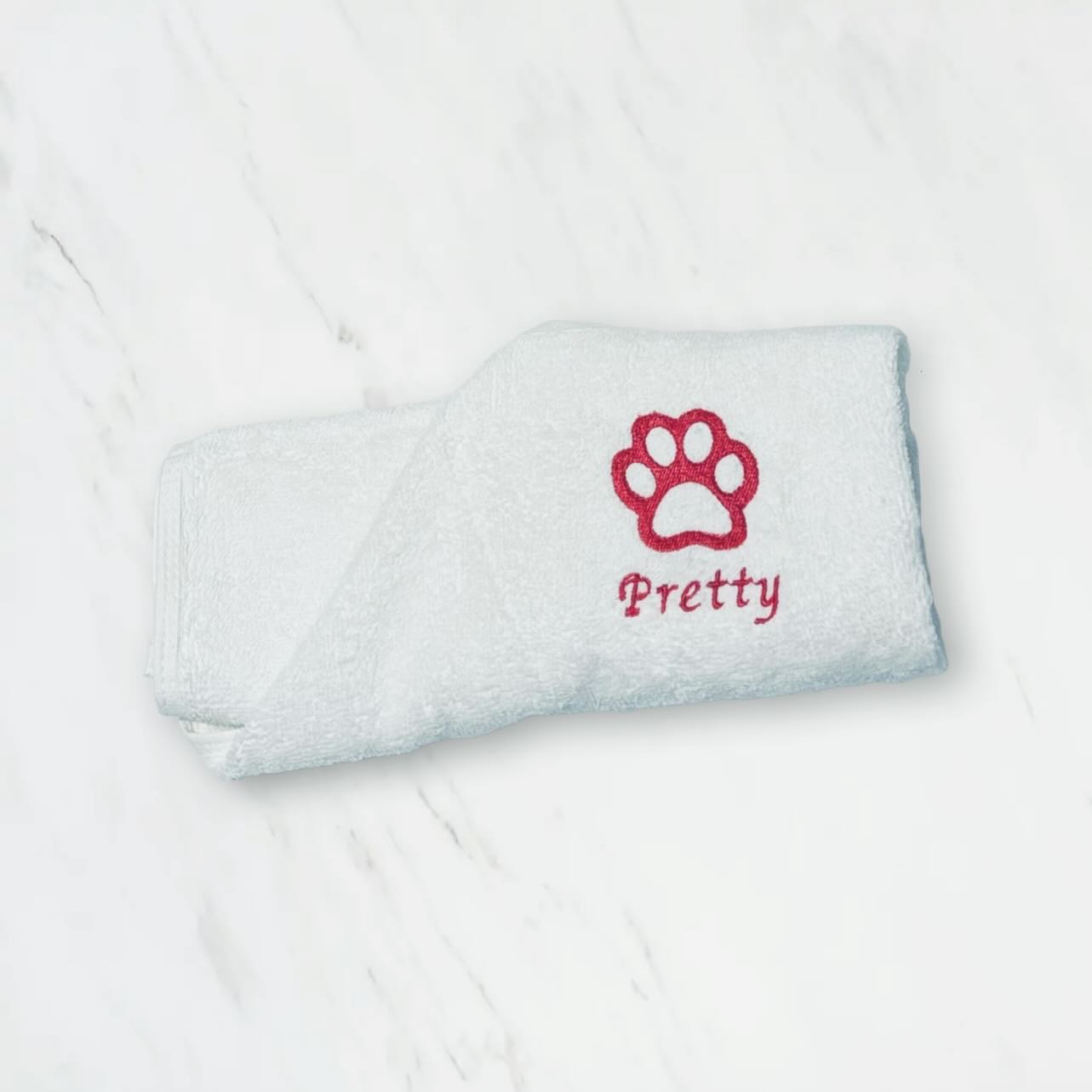 ✨ Personnalisez le quotidien de votre compagnon à quatre pattes avec élégance ! ✨
🐾 Offrez-lui une serviette unique et raffinée, spécialement conçue pour les chiens et les chats. Idéale après un bain, elle associe confort et style. 🛁
✔️ Personnalisation unique : Brodez son prénom directement sur la serviette.
✔️ Taille parfaite : 40x60 cm, adaptée aux petits comme aux grands compagnons.
✔️ Qualité premium : En coton doux et absorbant, elle résiste aux lavages fréquents.
✔️ Fabriquée en France : Artisanat de qualité 🇫🇷.
🎨 Choisissez sa couleur préférée et rendez ses moments de cocooning encore plus spéciaux ! ❤️
🚚 Livraison rapide : Disponible en France et à l’international, expédiée sous 3 à 5 jours ouvrés.
🎁 Le cadeau parfait pour les amoureux des animaux !
👉 Commandez maintenant et ajoutez une touche d’élégance à sa routine quotidienne.
📌 Cliquez sur le lien dans la bio pour personnaliser la sienne dès aujourd’hui ! ✨
#ServiettePersonnalisée #AccessoiresChiens #AccessoiresChats #MadeInFrance #QualitéArtisanale #ConfortAnimal #prettyshopdog #AmoureuxDesAnimaux