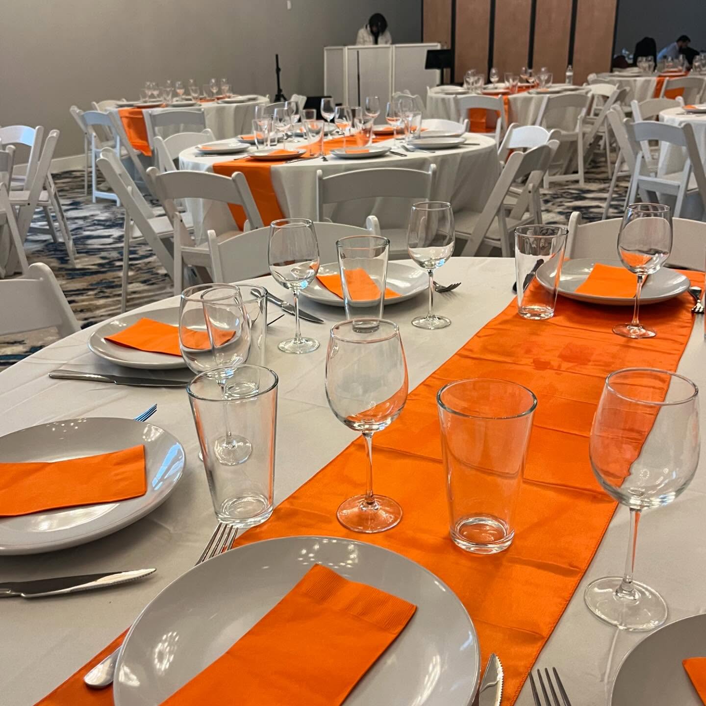 Grateful for returning clients! Love the pop of Orange 🍊