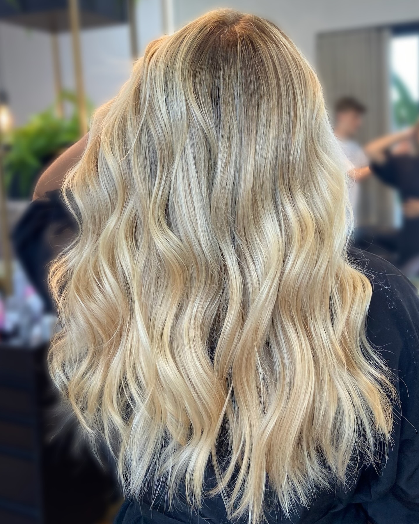 Perfect blonde ✨
Agende seu horário pelo link da bio 📲
#loiro #loirocampinas #mechascampinas #salaodebelezacampinas #hair #hairbeauty #loirascampinas #perfectblonde #beautiful #mechascriativas #mechasloiras